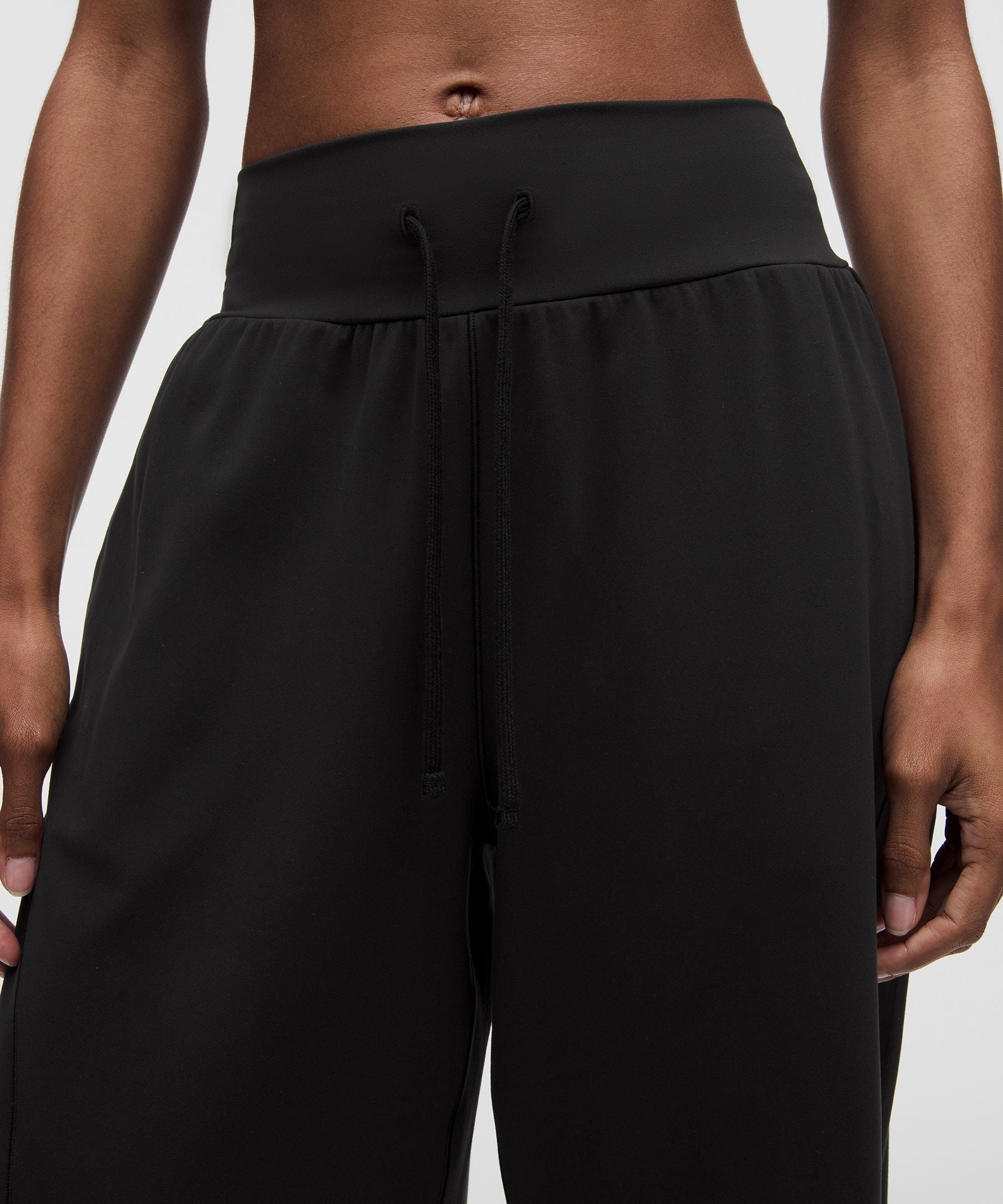 Lululemon Women's Groove Mid-Rise Relaxed Bermuda Short