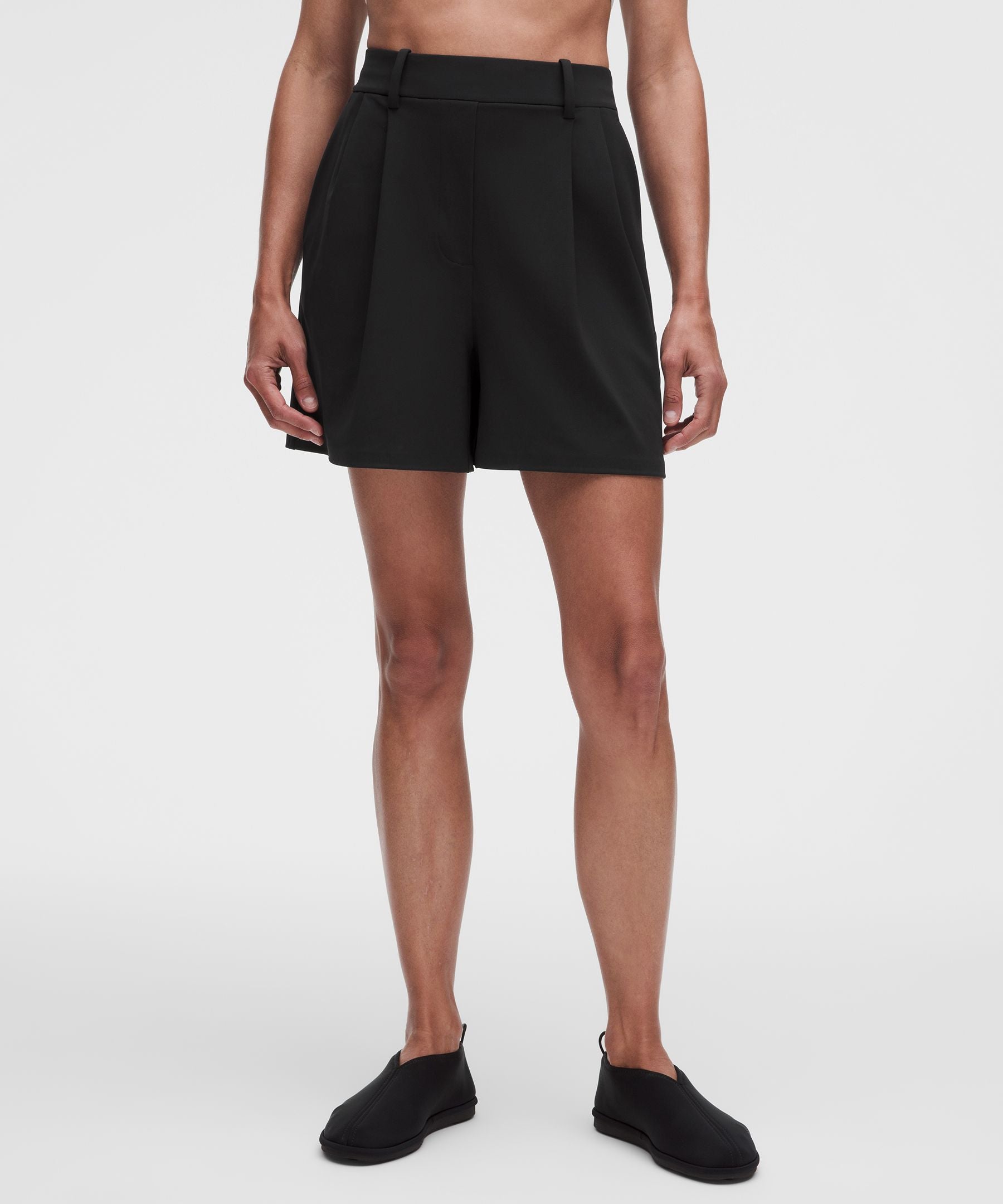 Lululemon Women's Daydrift Pleated High-Rise Short 5"