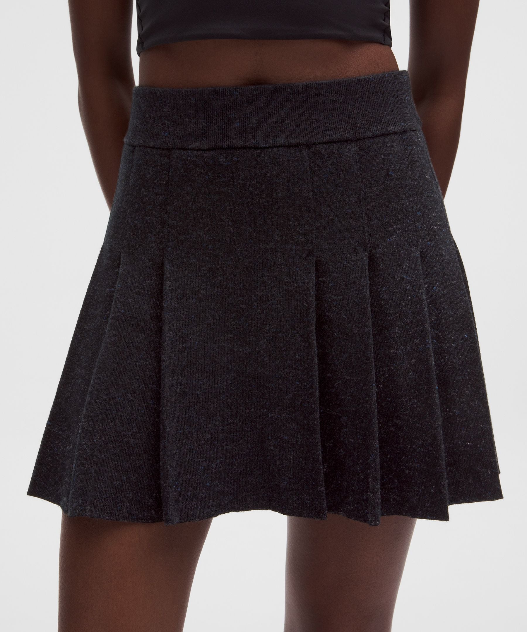 Lululemon Ribbed Merino Wool Mid-Rise Pleated Skirt