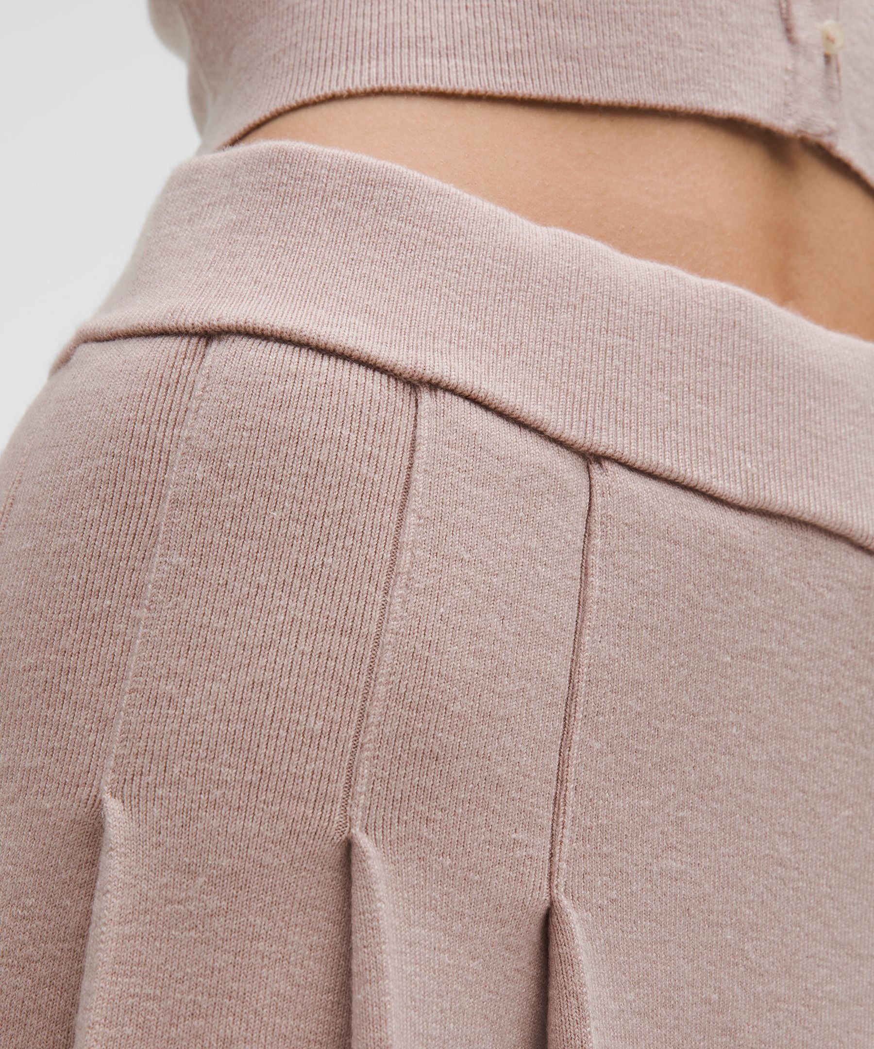 Lululemon Ribbed Merino Wool Mid-Rise Pleated Skirt