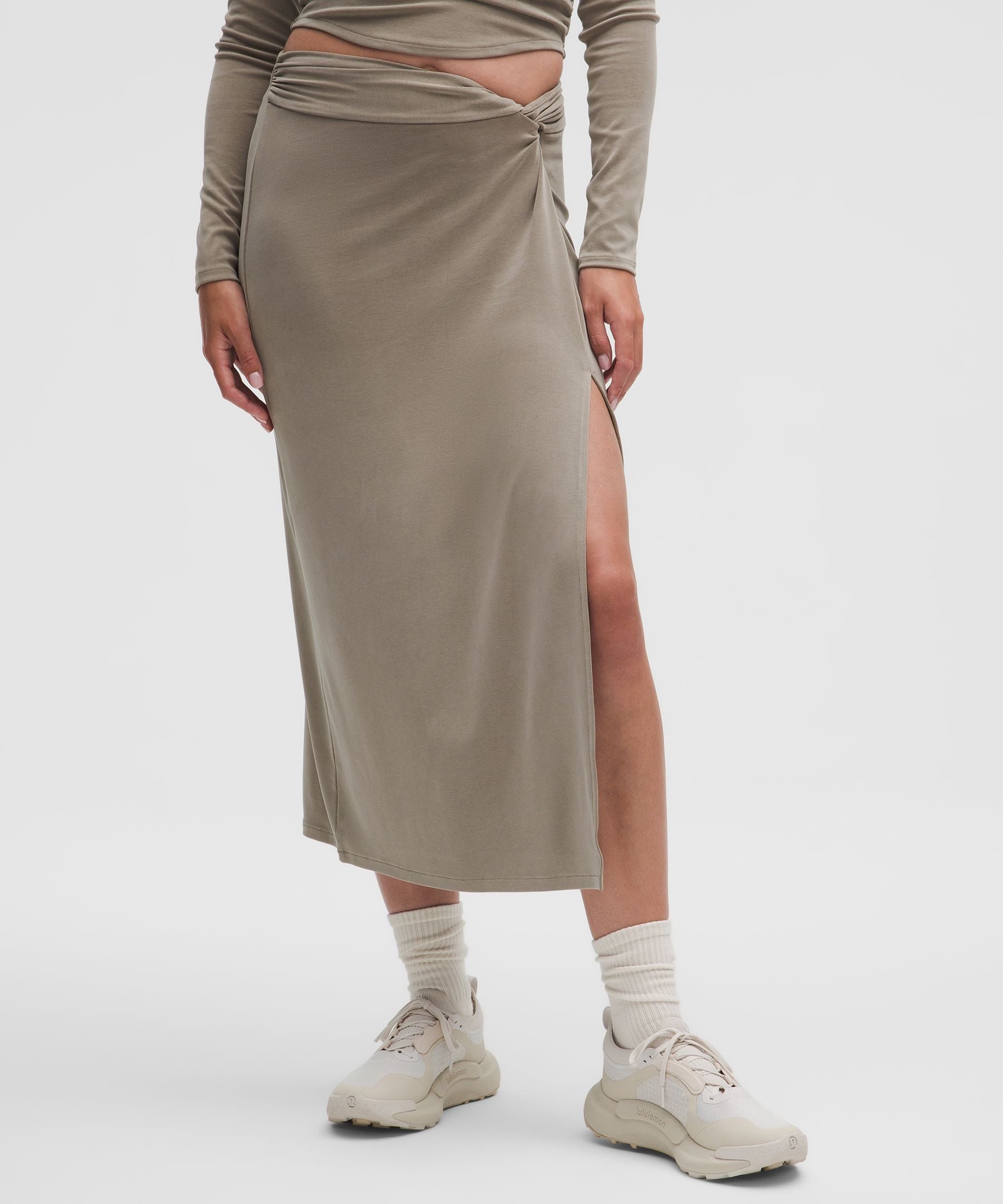 #color_warm-ash-grey