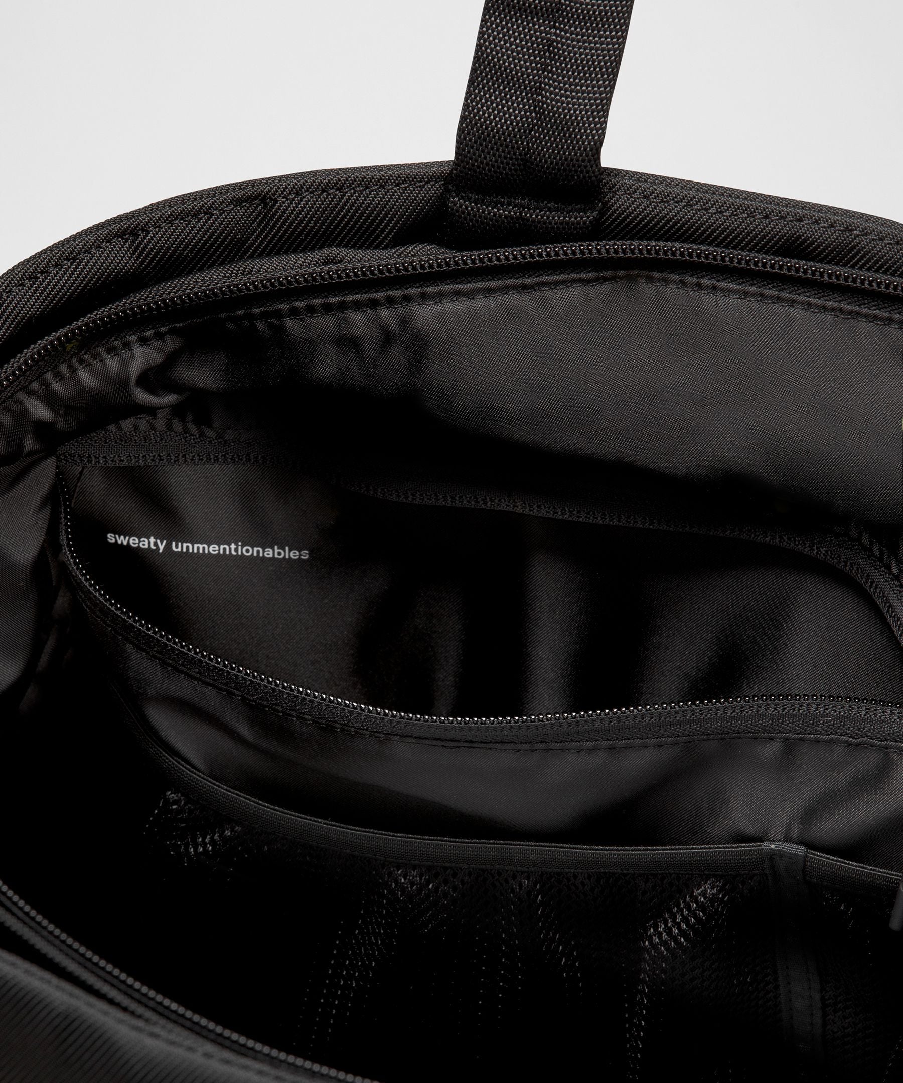 Lululemon City Essentials Bag 25L
