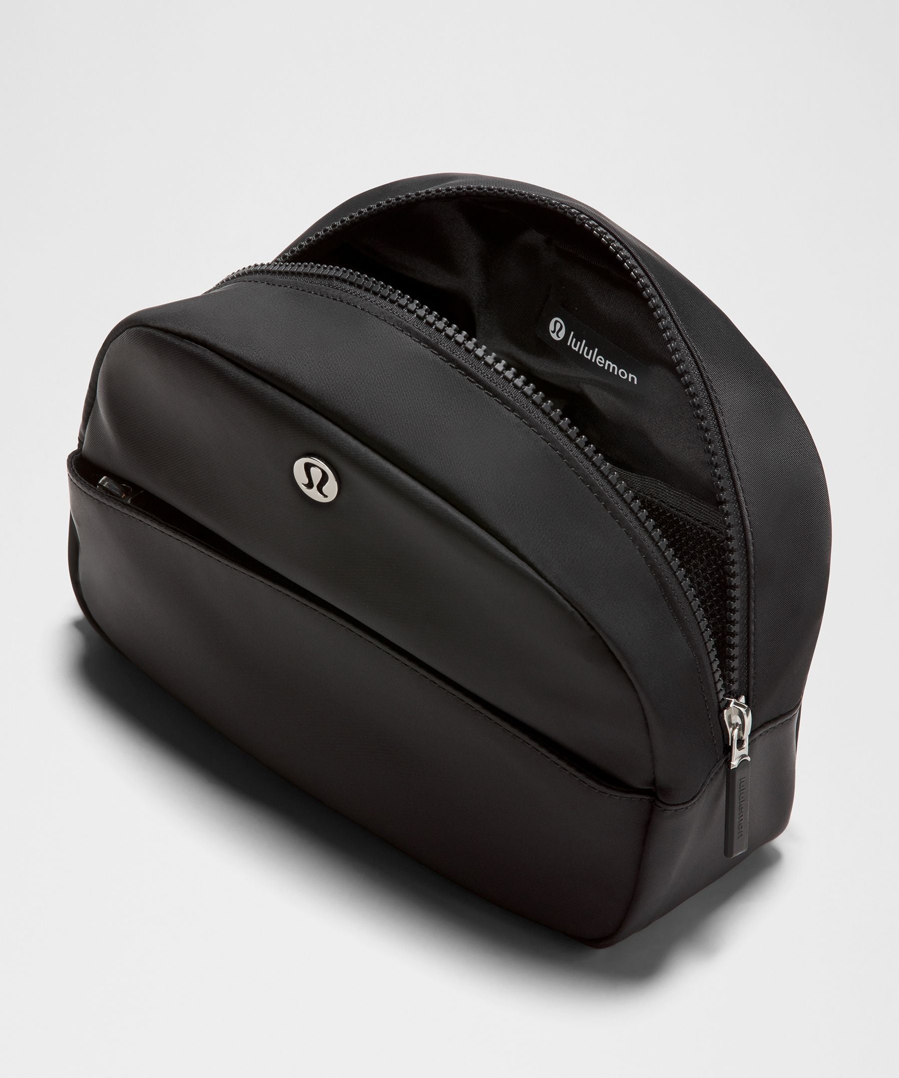 Lululemon City Essentials Pouch 4L