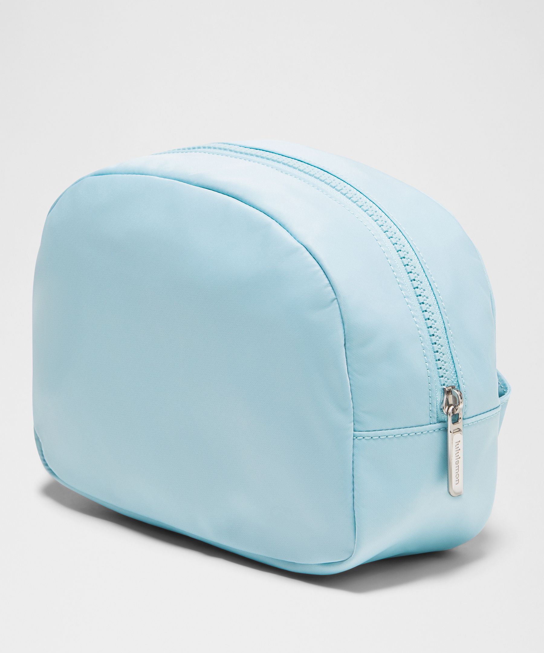 Lululemon City Essentials Pouch 4L