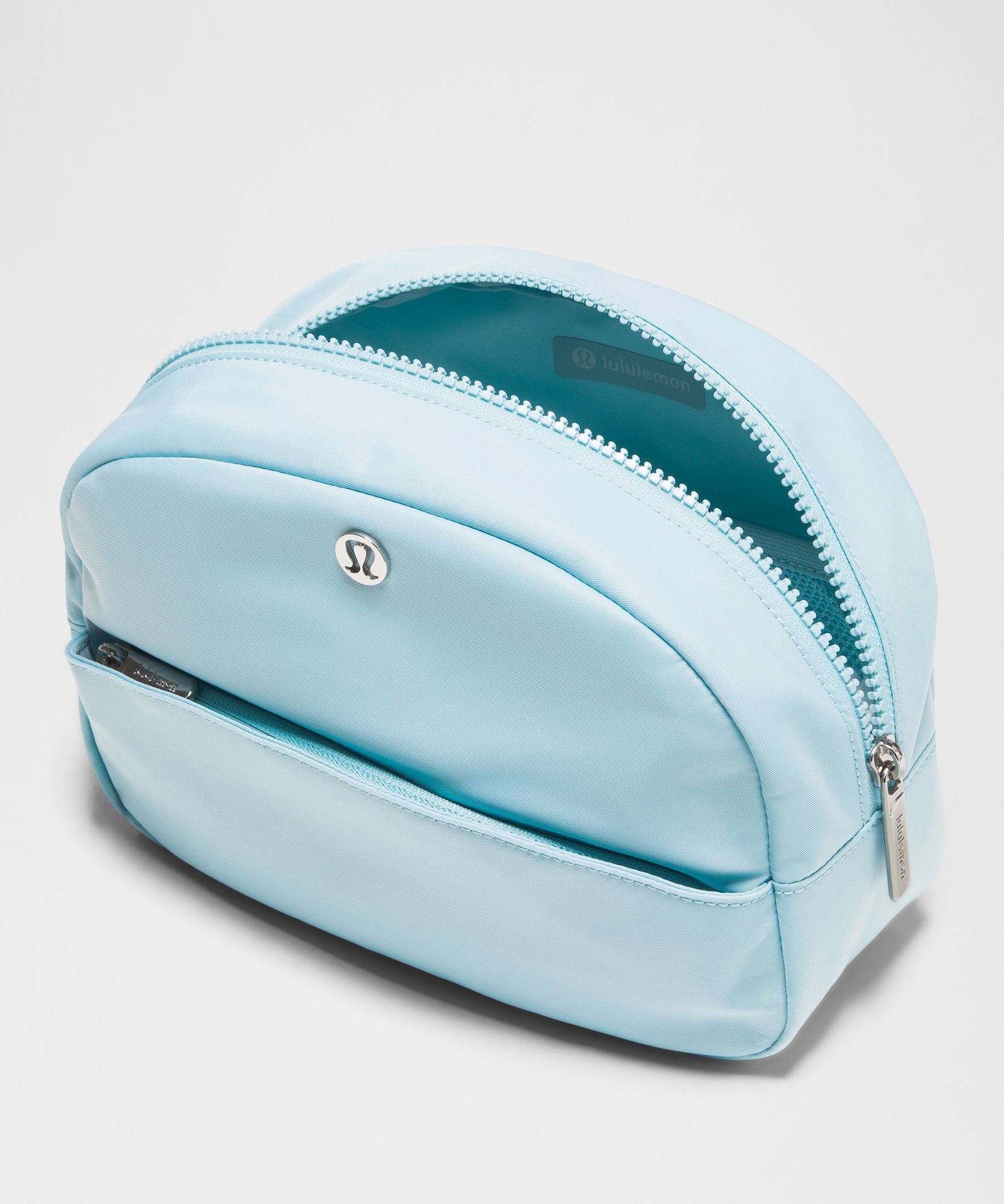 Lululemon City Essentials Pouch 4L