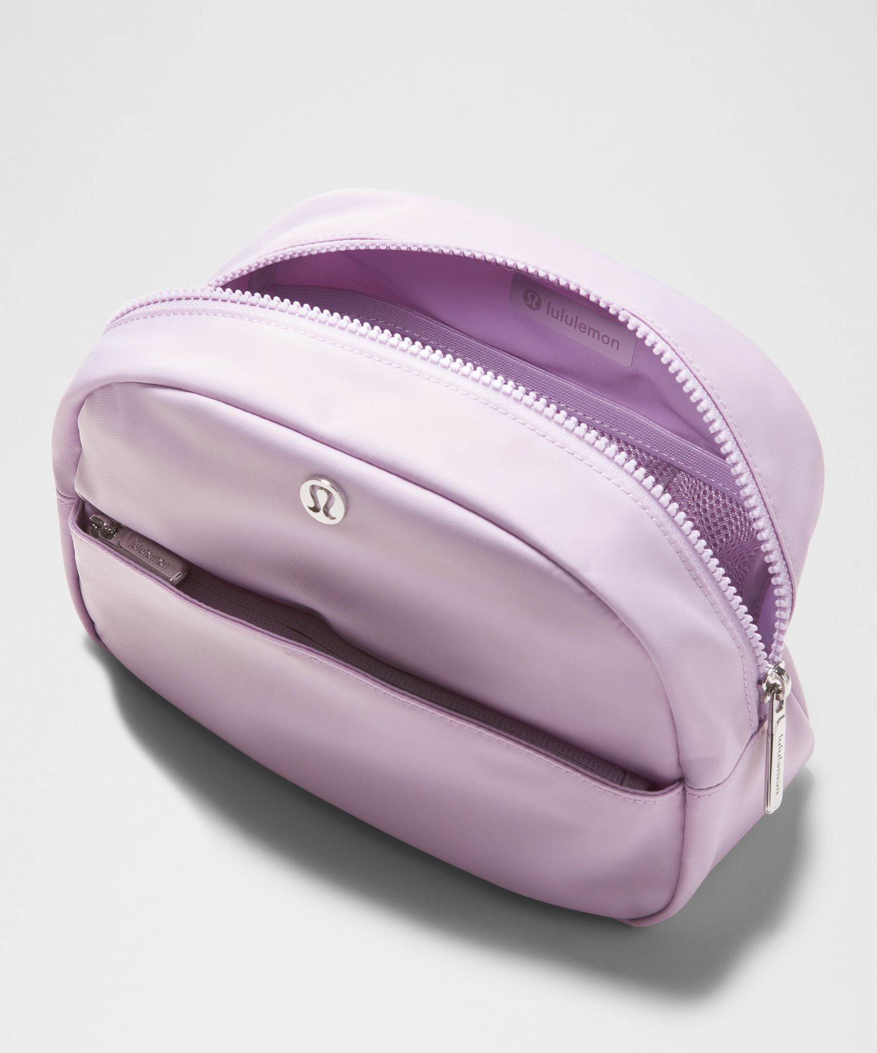 Lululemon City Essentials Pouch 4L