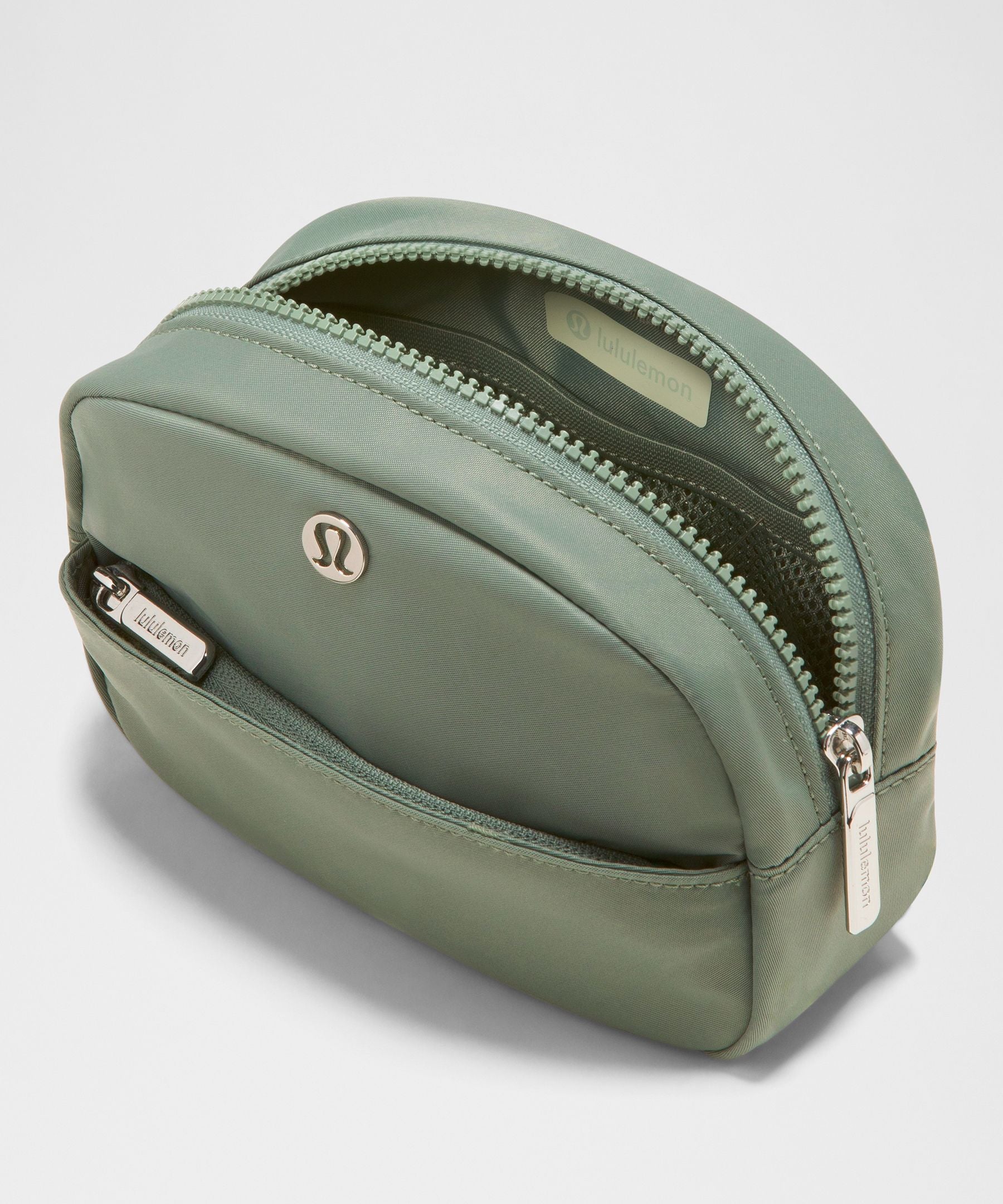 Lululemon City Essentials Pouch *Mini 2L