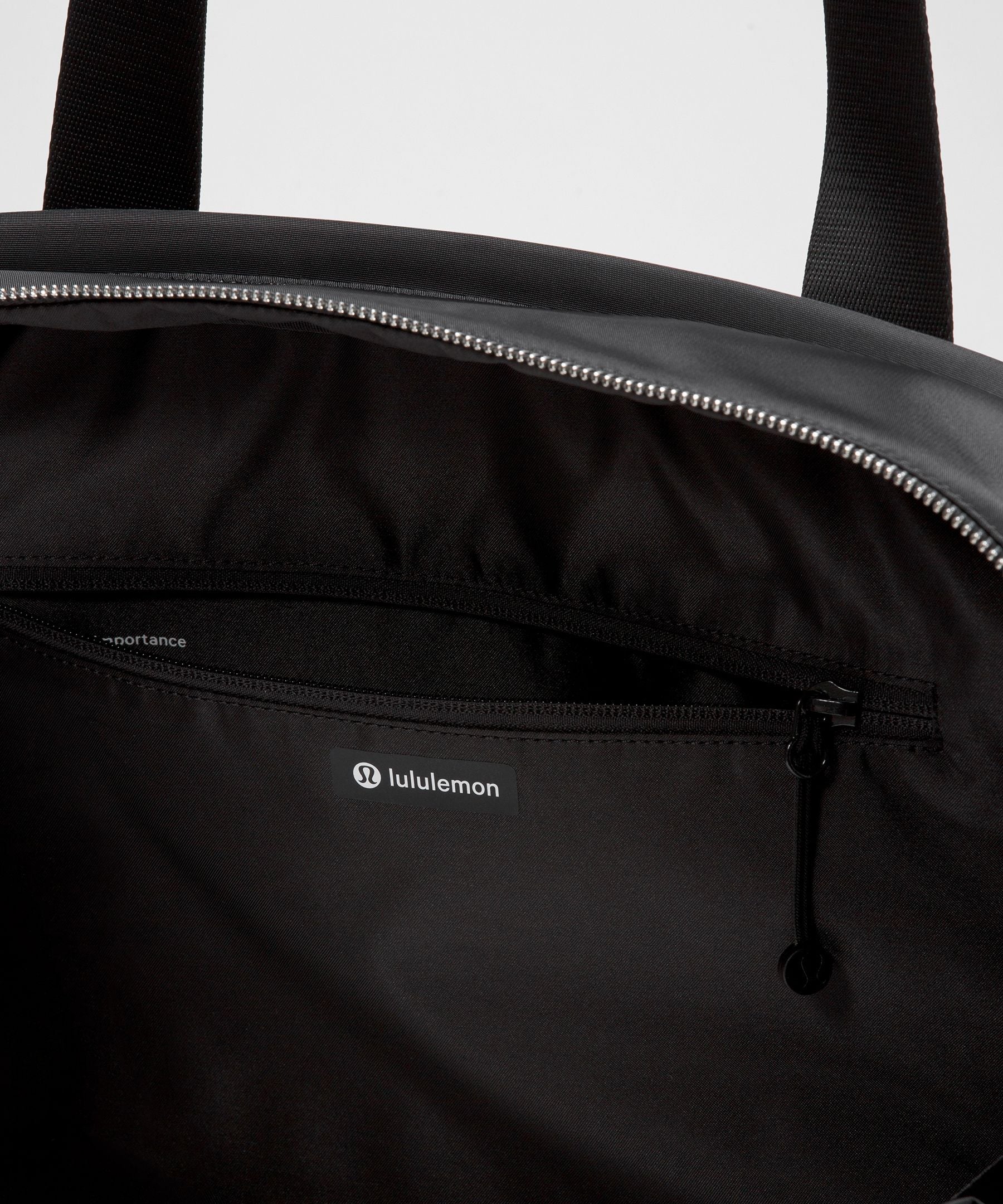 Lululemon City Essentials Duffle Bag 28L