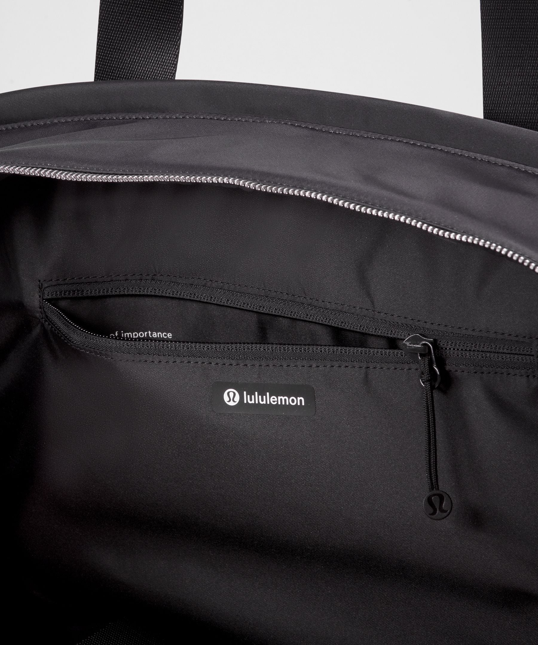 Lululemon City Essentials Duffle Bag 28L