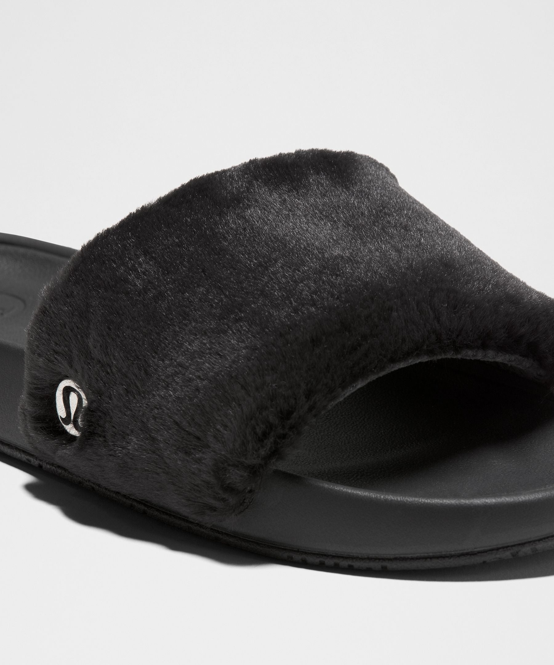 Lululemon Women's Restfeel Faux Fur Slide