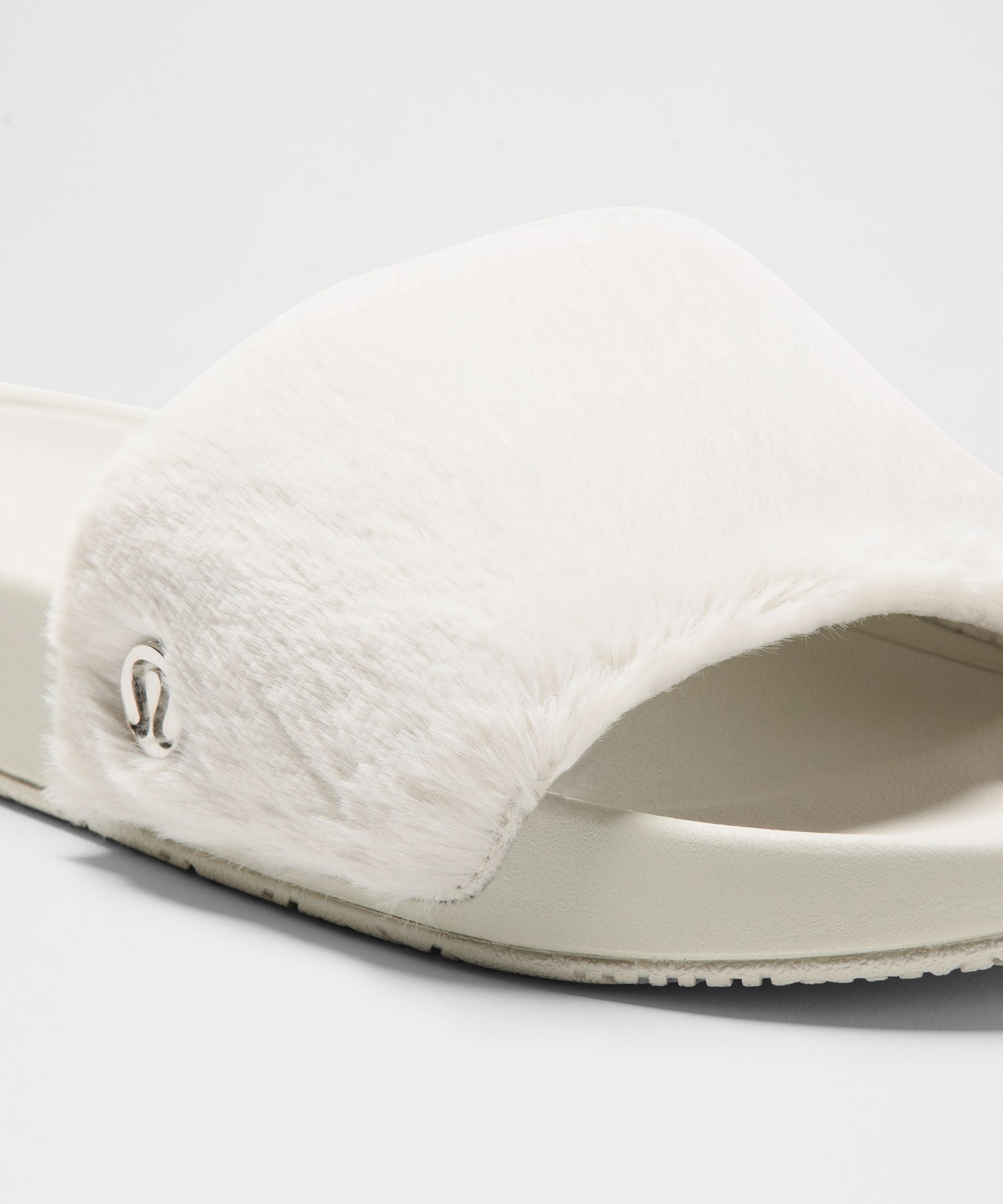Lululemon Women's Restfeel Faux Fur Slide