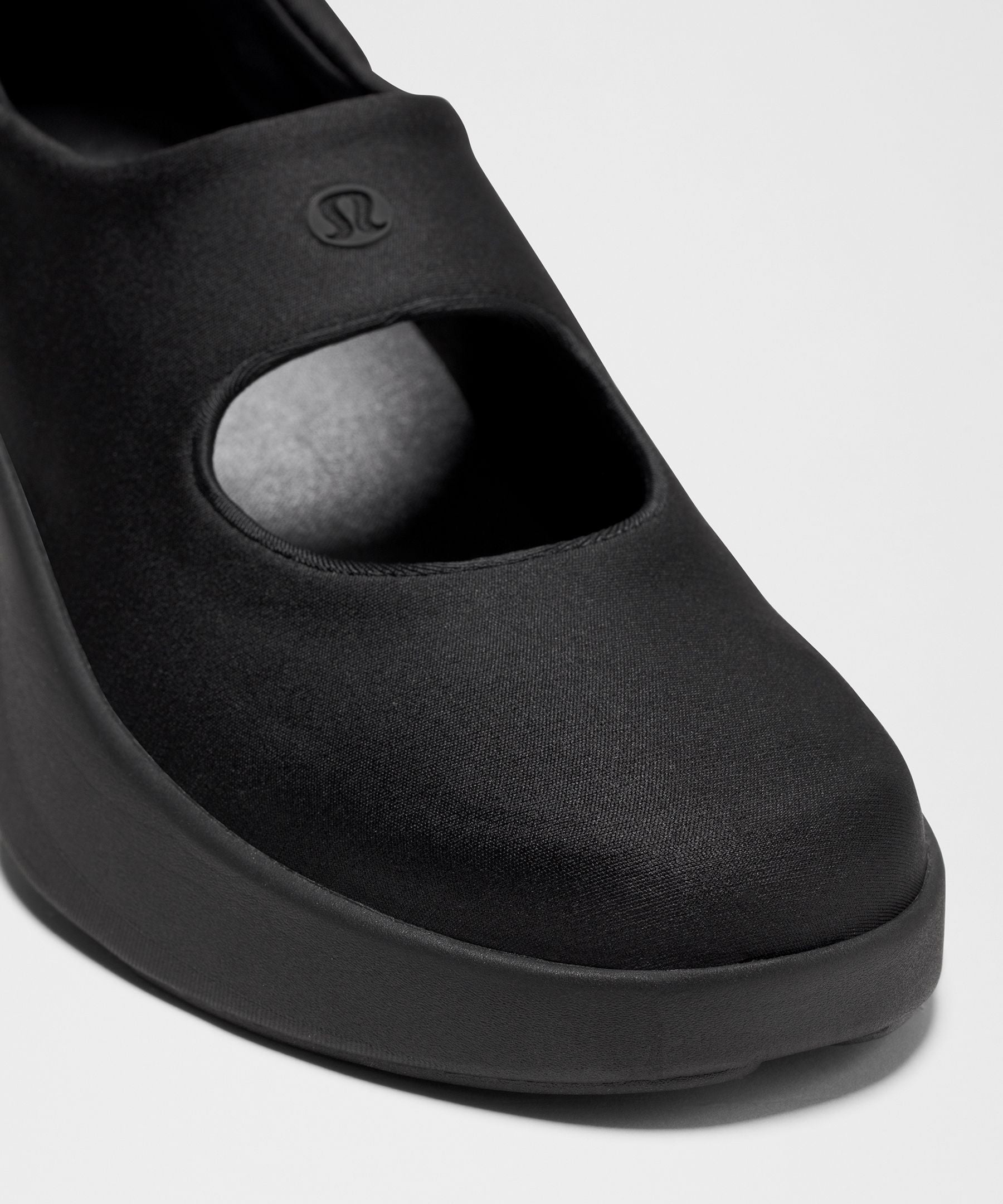 Lululemon Women's Mary Train Sneaker