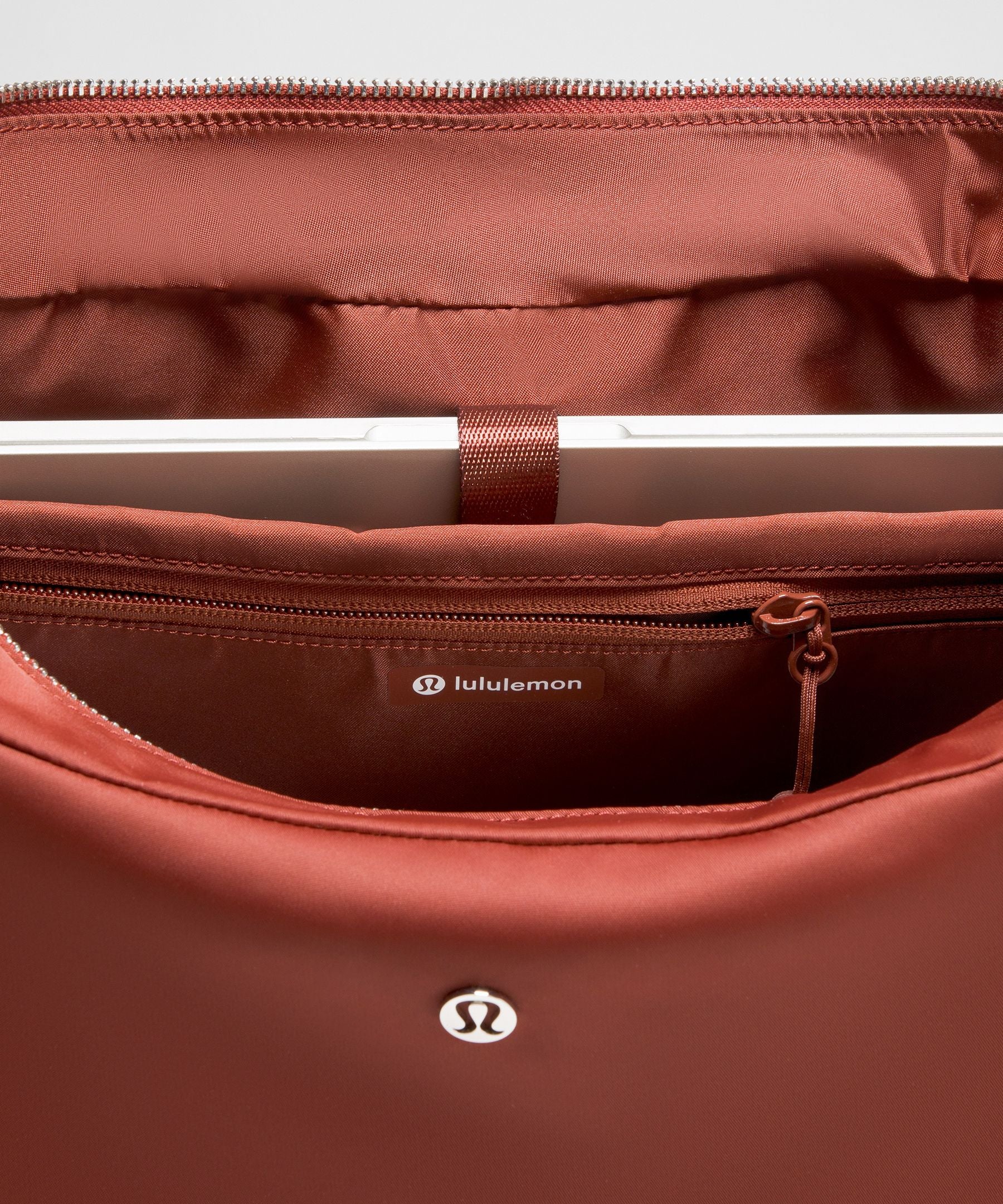 Lululemon City Essentials Oversized Shoulder Bag 18L