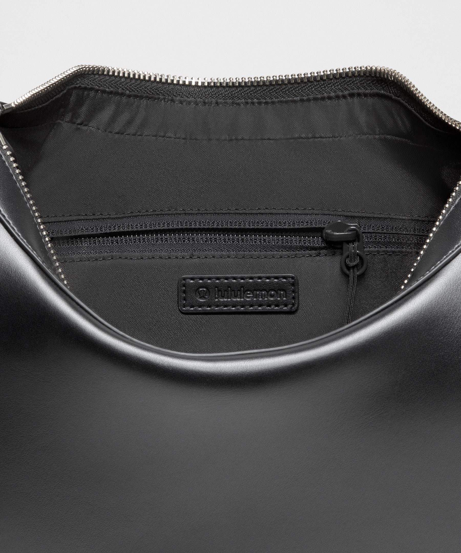 Lululemon City Essentials Shoulder Bag 4L *Smooth Leather Alternative