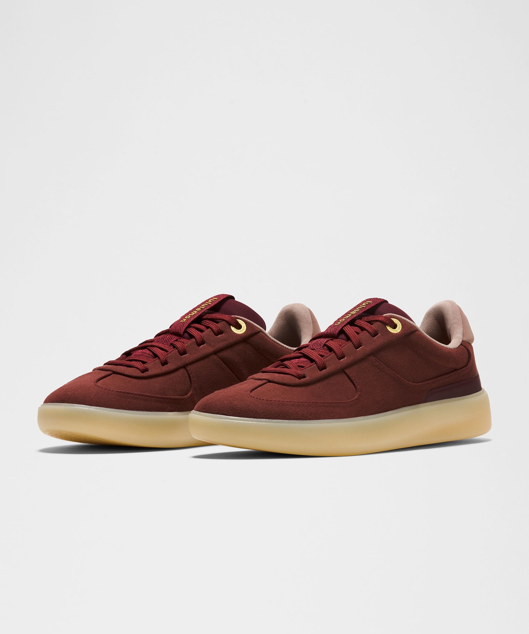 #color_burgundy-bay/golden-sand/ashen-rose