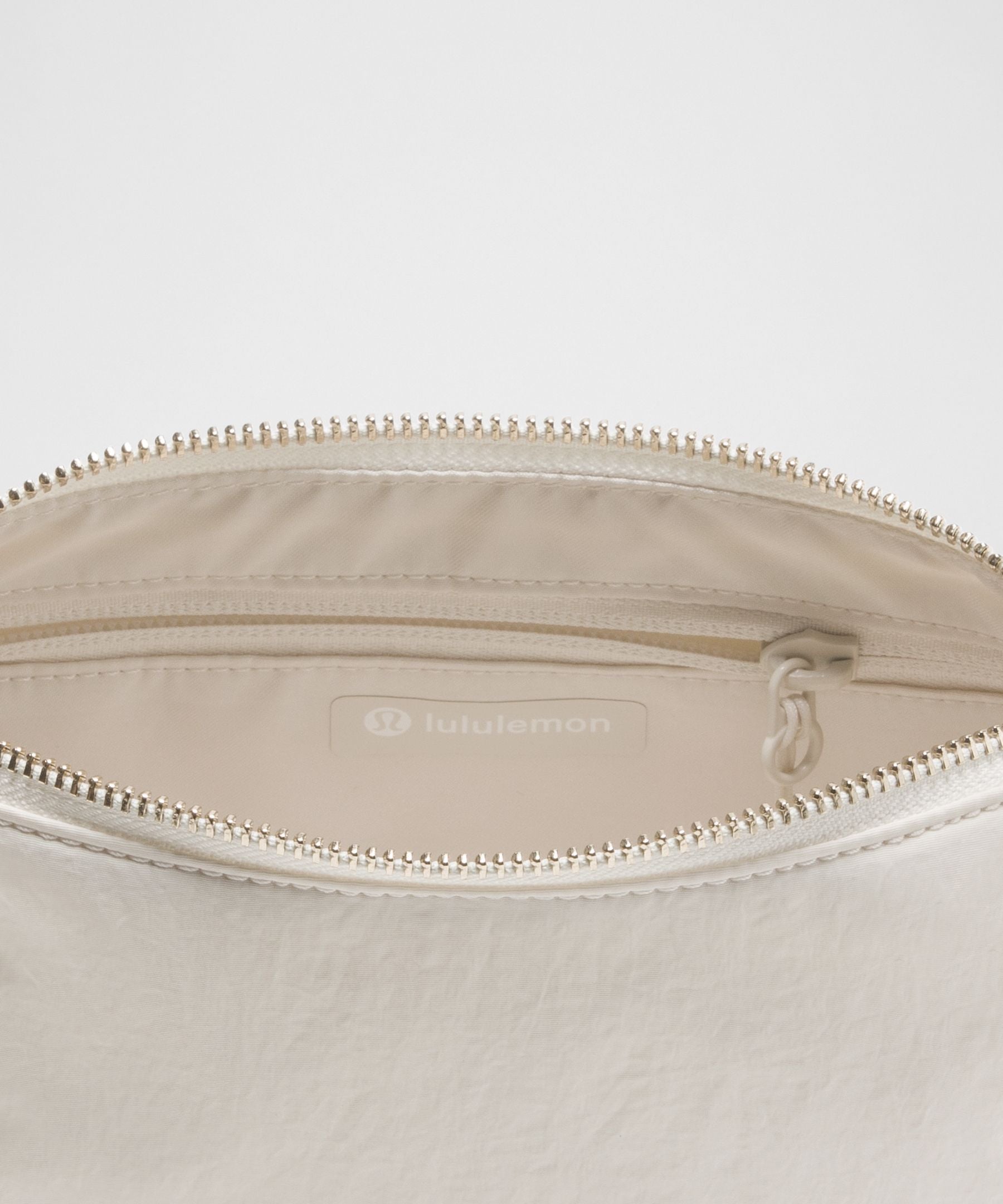 Lululemon Convertible Ruched Strap Crossbody Bag Mini *1.5L