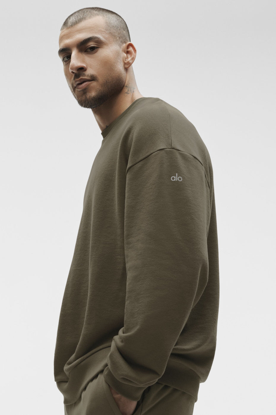 Alo Yoga Chill Crew Pullover