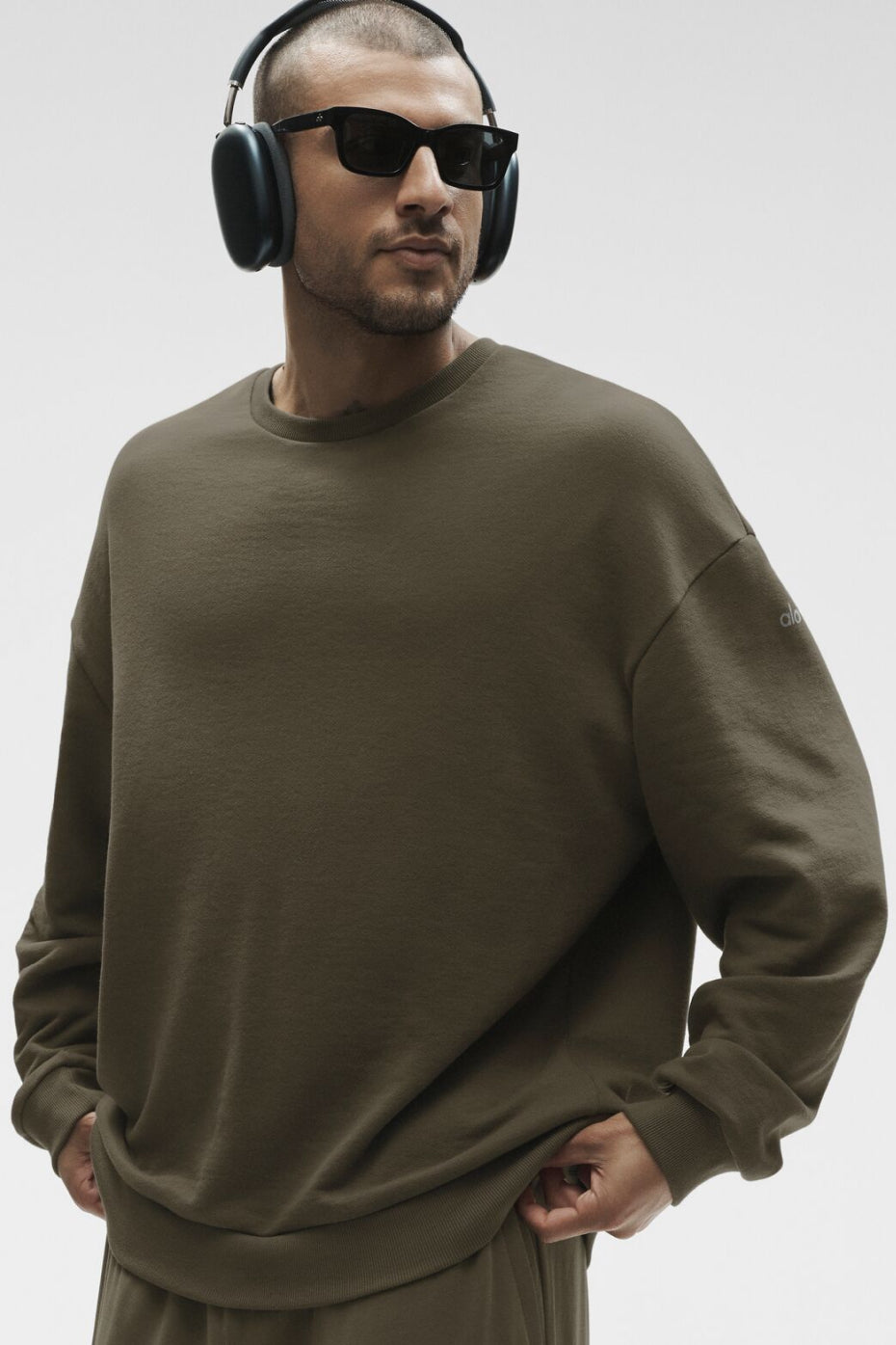 Alo Yoga Chill Crew Pullover