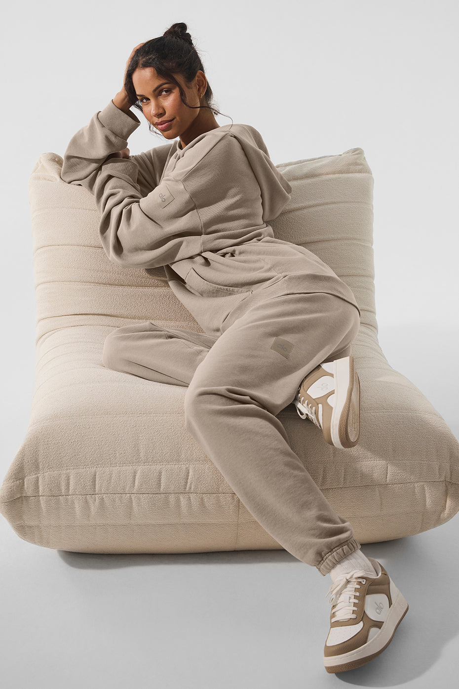 Alo Yoga Women'S Chill Vintage Wash Hoodie