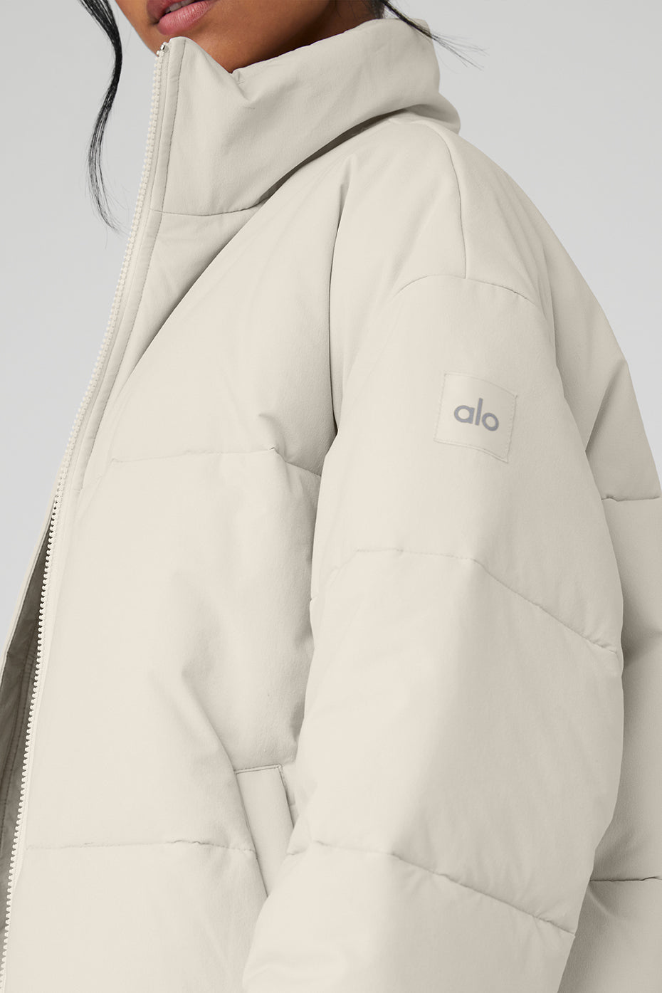 Alo Yoga Women'S Stretch Woven Street Puffer