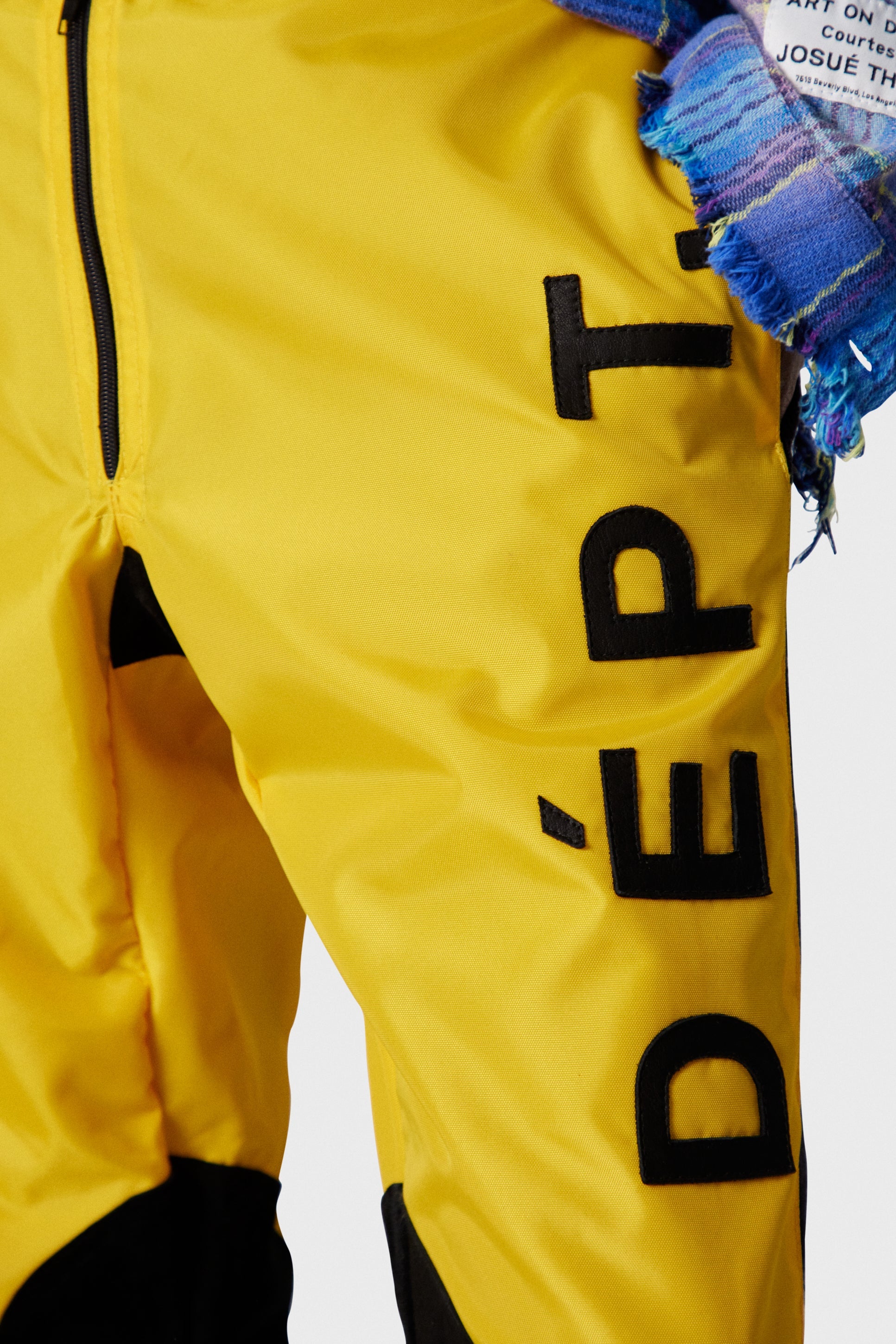 #color_blackyellow-gold