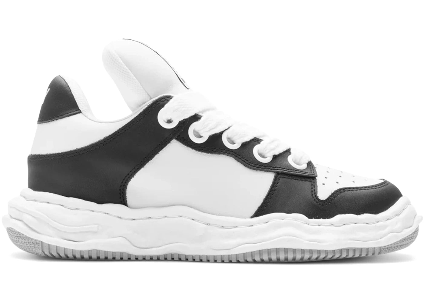 Maison Mihara Yasuhiro Wayne Low Leather Puffer Black White