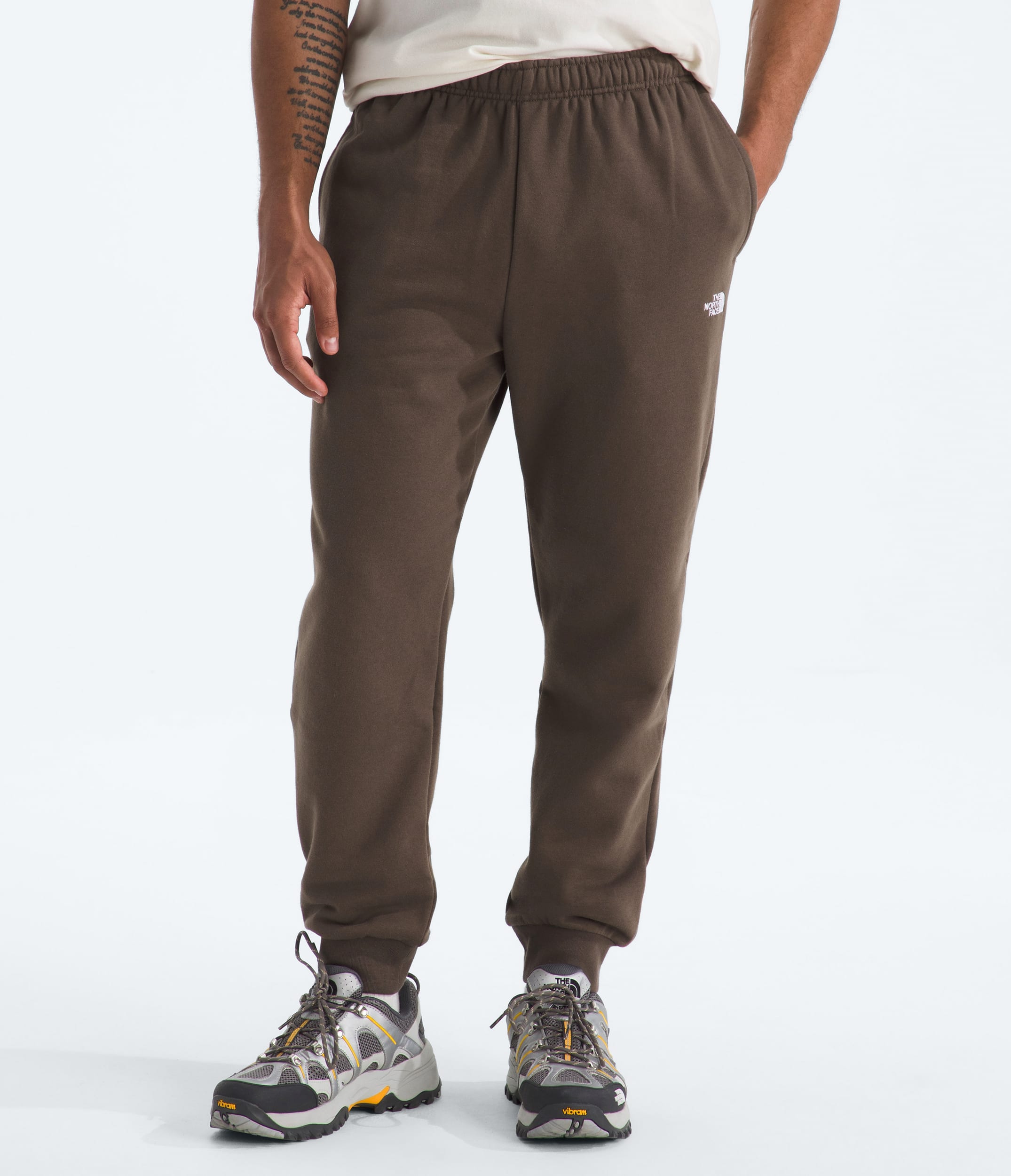 The North Face Men’s Evolution Simple Dome Regular Joggers Smokey Brown
