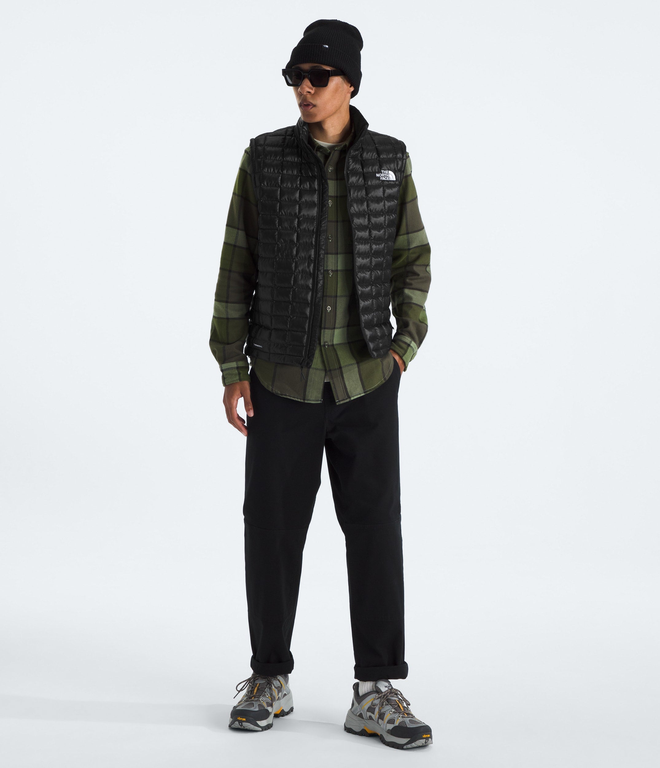 #color_tnf-black