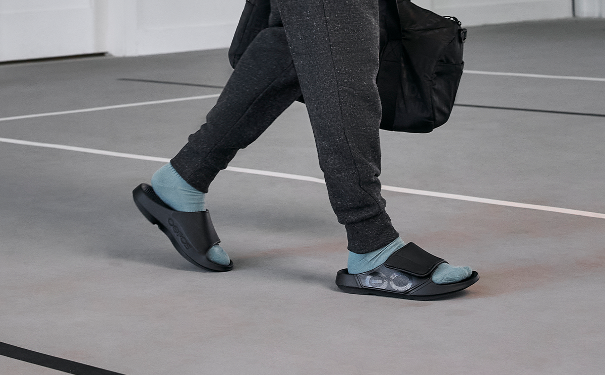 Oofos Men's Sport Flex Slide Matte Black