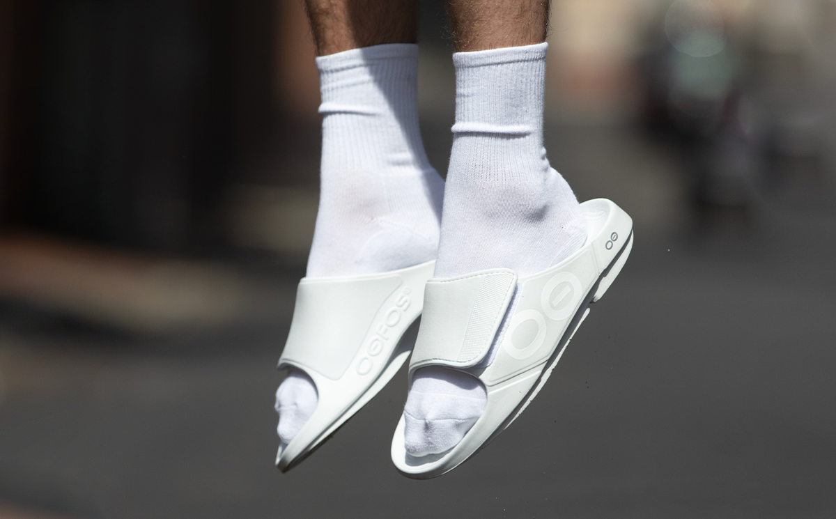 Oofos Men's Sport Flex Slide White