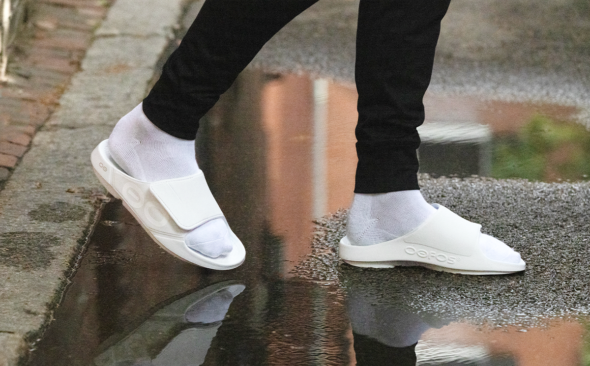 Oofos Men's Sport Flex Slide White