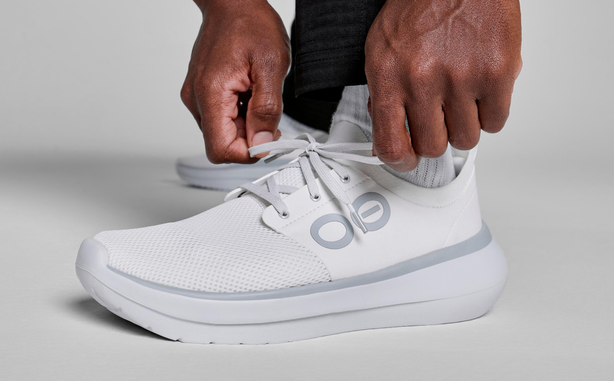 Oofos Men's Lace-Up Shoe White