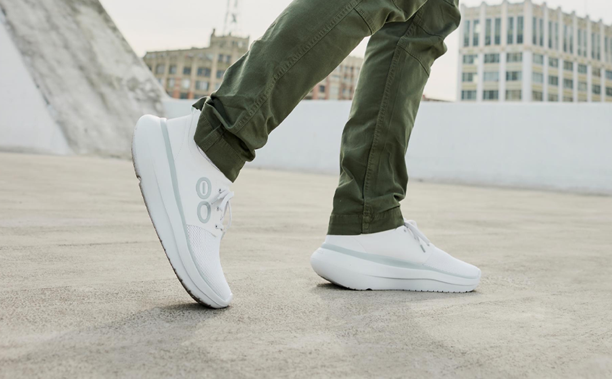 Oofos Men's Lace-Up Shoe White