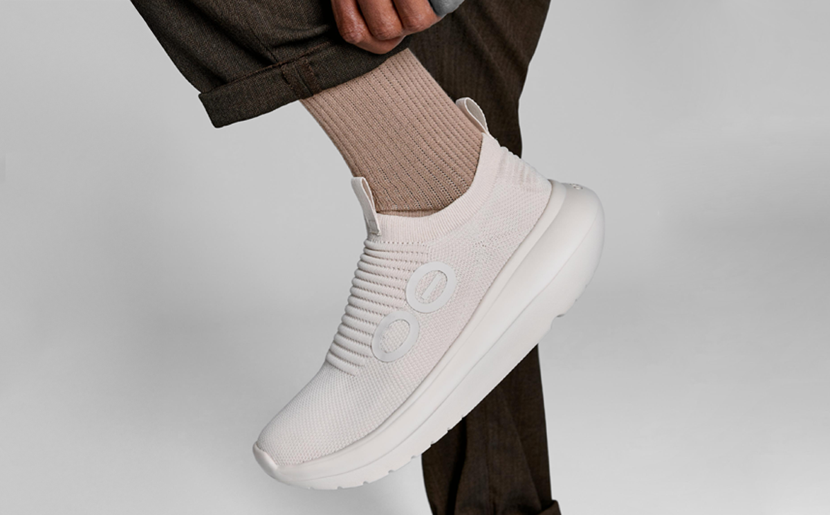 Oofos Men's Slip-On Shoe Chalk
