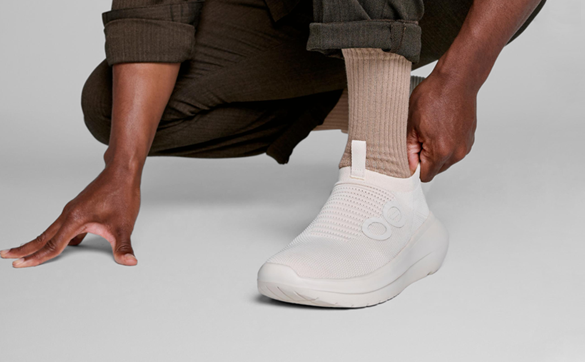 Oofos Men's Slip-On Shoe Chalk