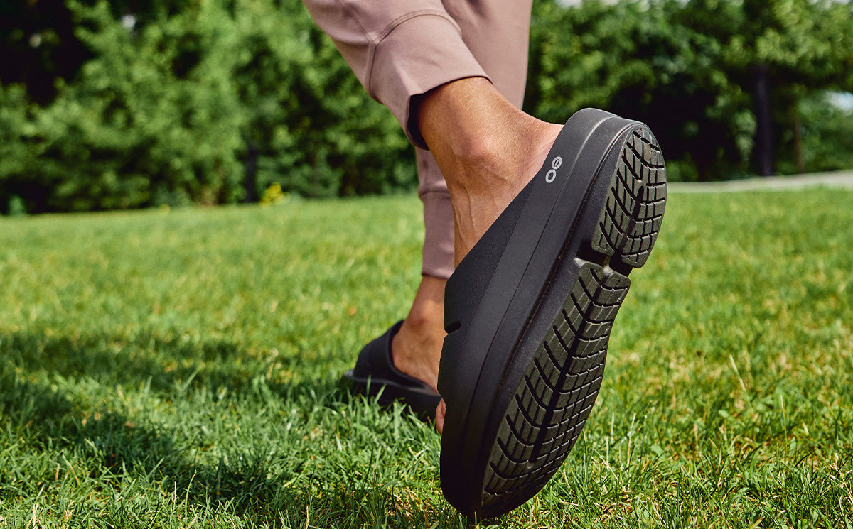 Oofos Women's Platform Slide Black