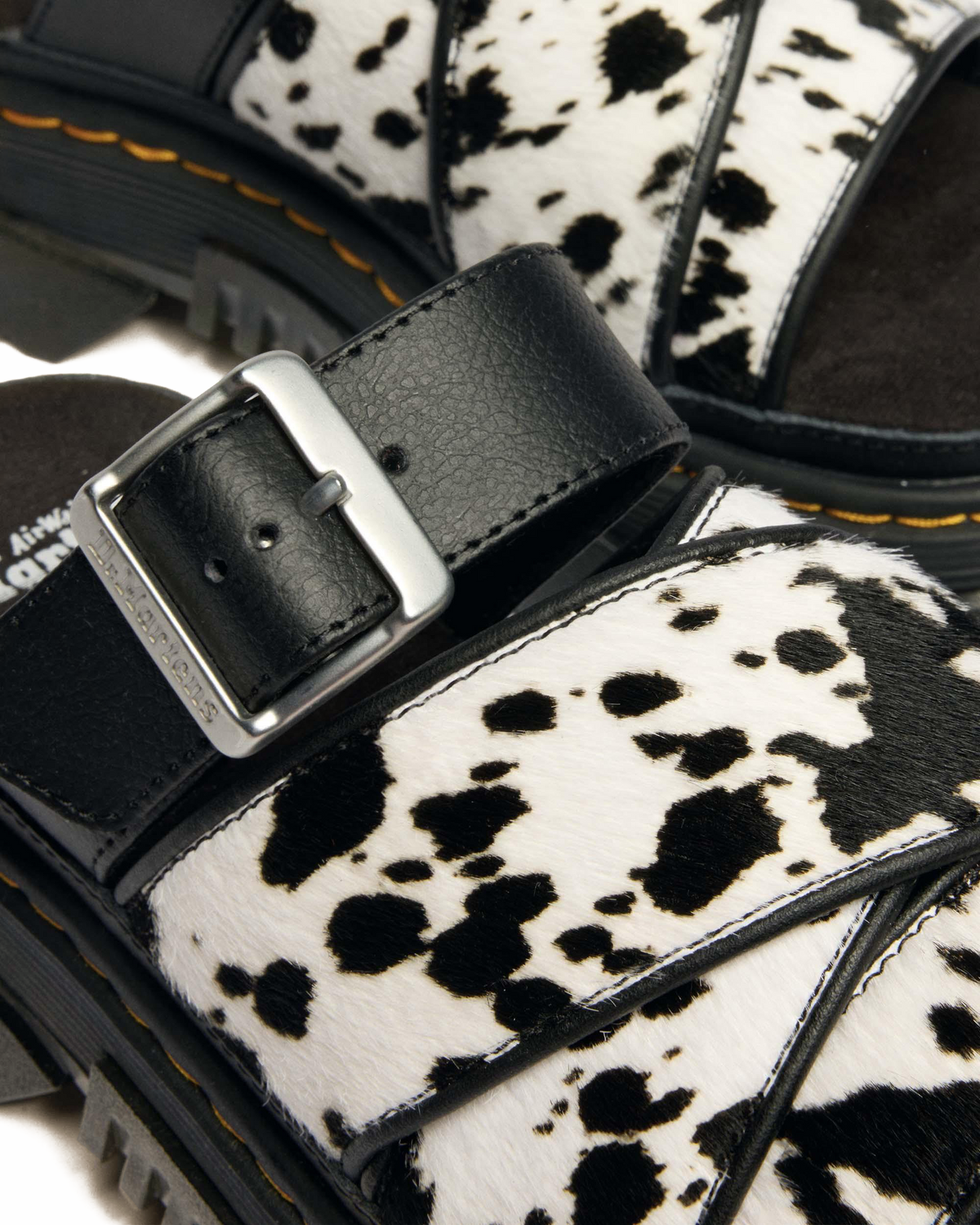 #color_cream-black
