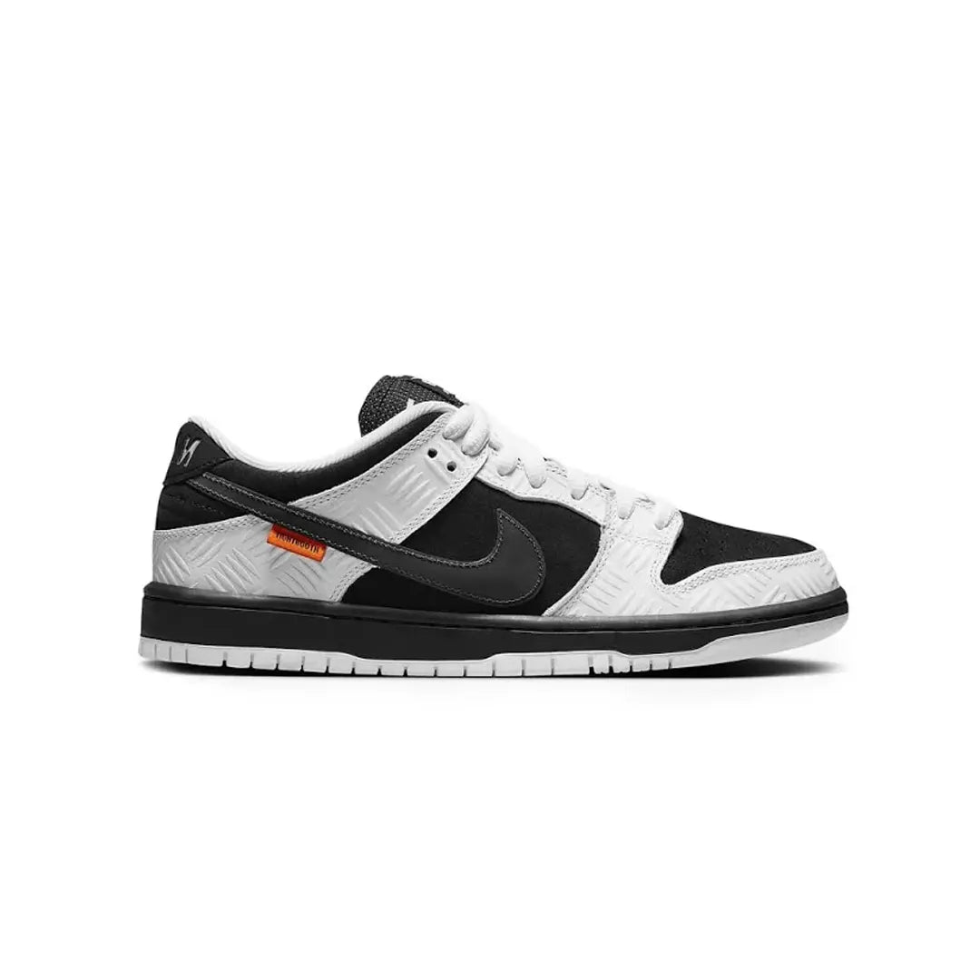 SB Dunk Low Tightbooth