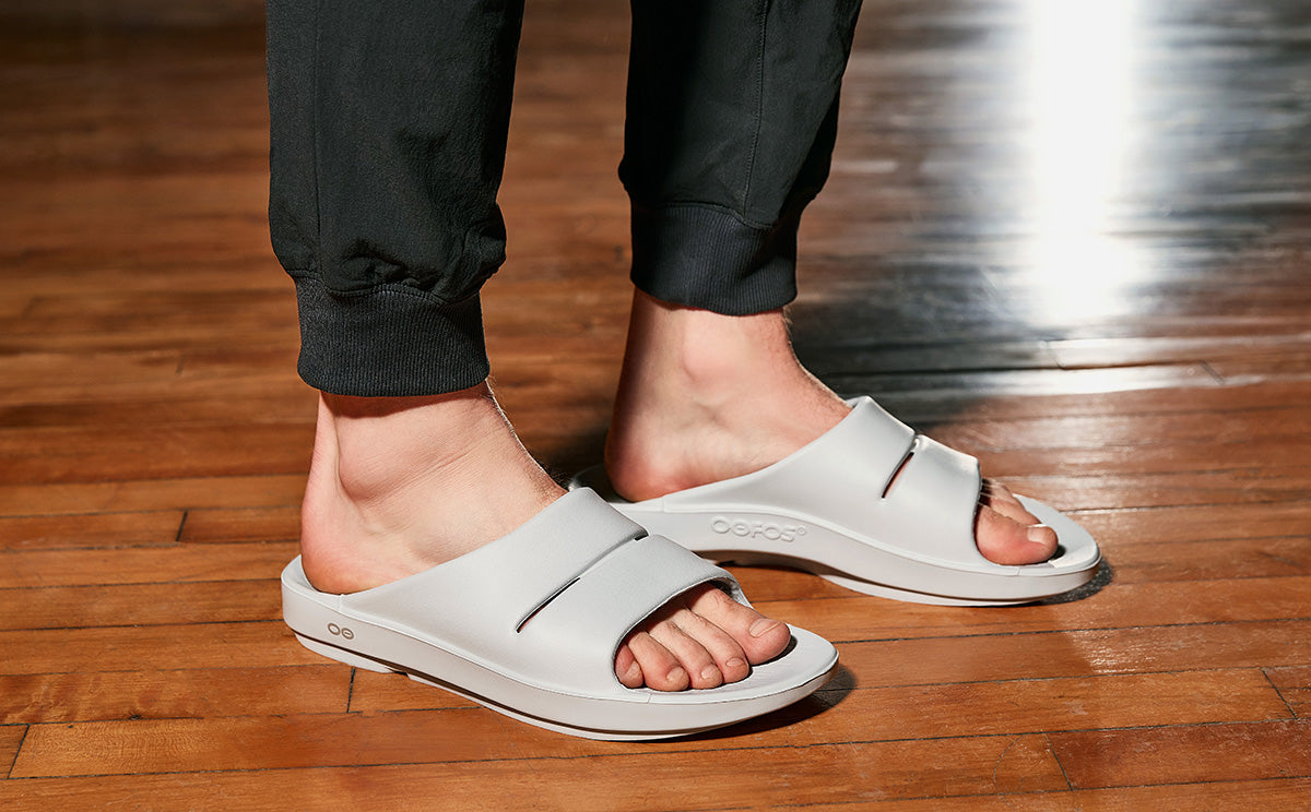 Oofos Men's Slide Moonstone