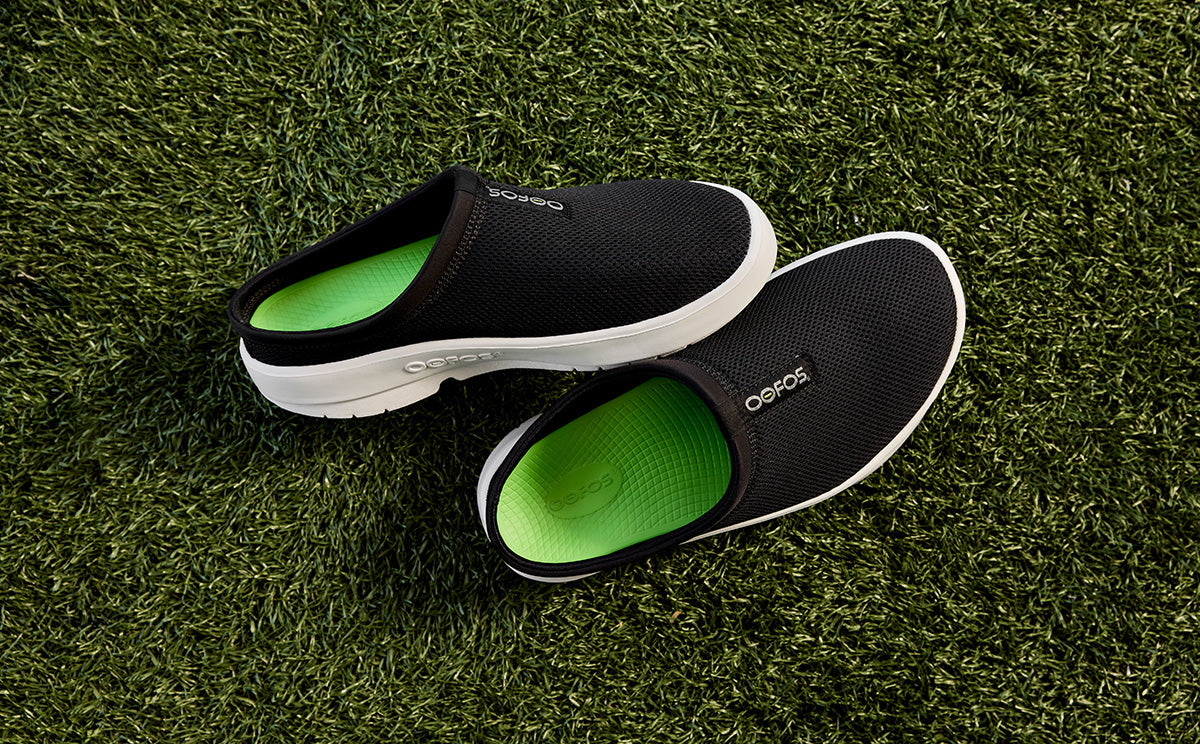 Oofos Men's Mesh Slipper White & Black