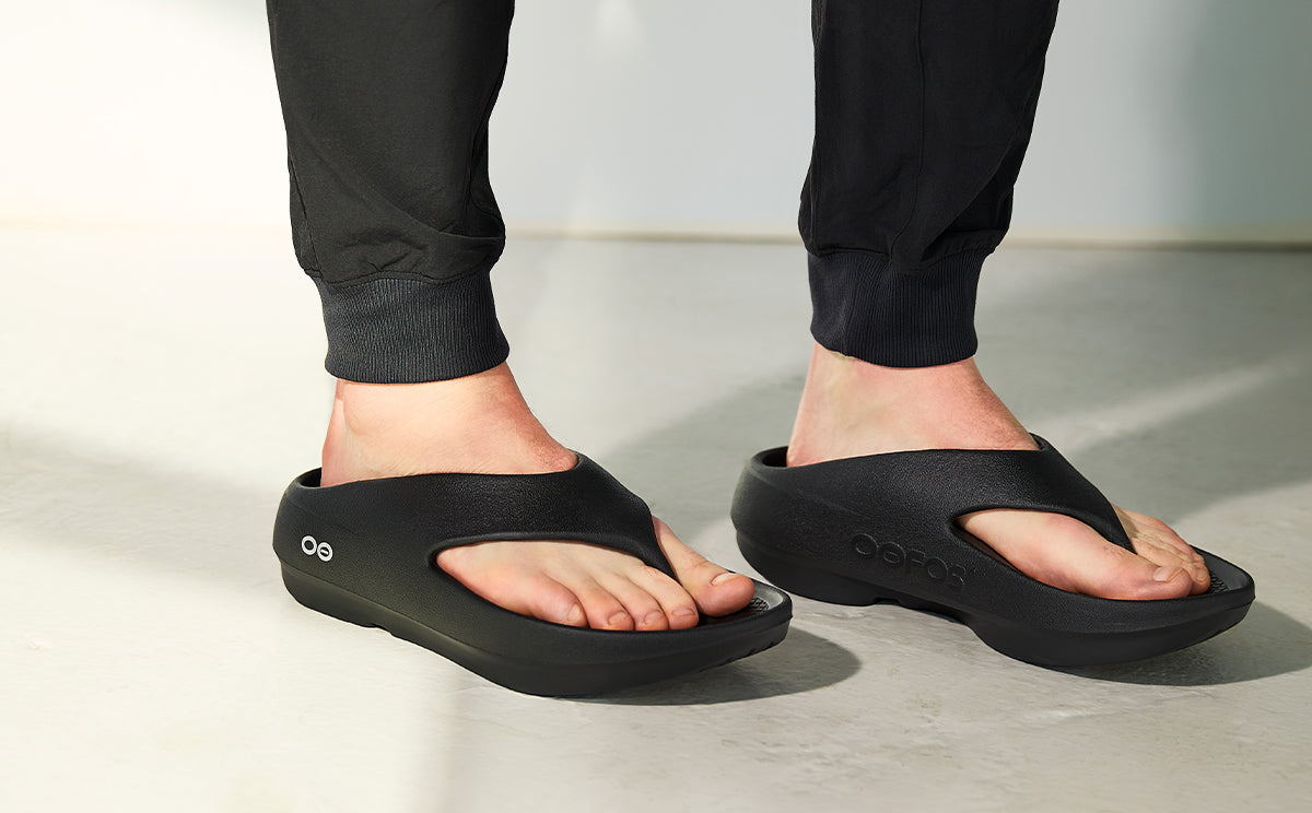 Oofos Men's Sandal Black