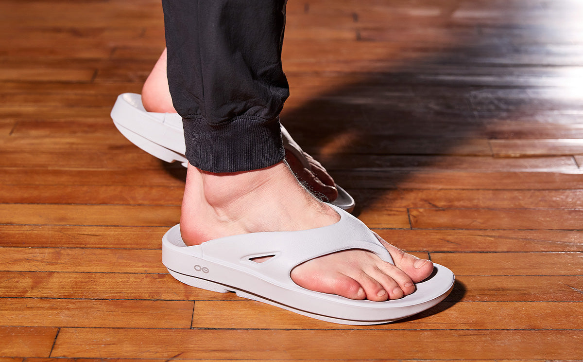 Oofos Men's Sandal Moonstone