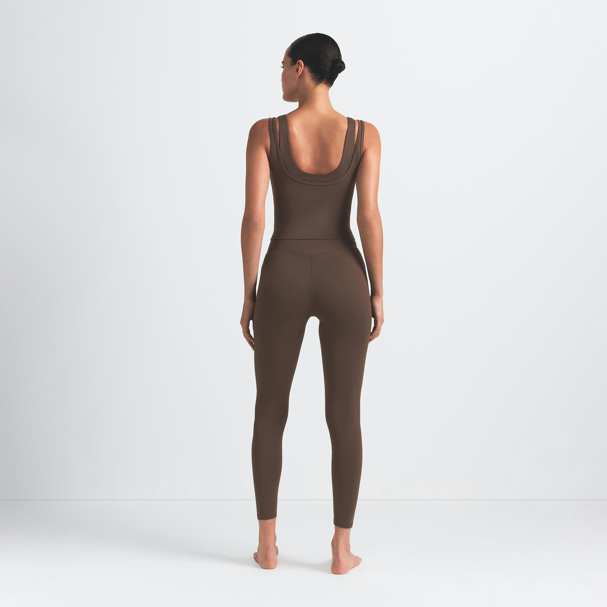 Skims Nikeskims Matte Knee Grip 26" Legging Dark Sepia