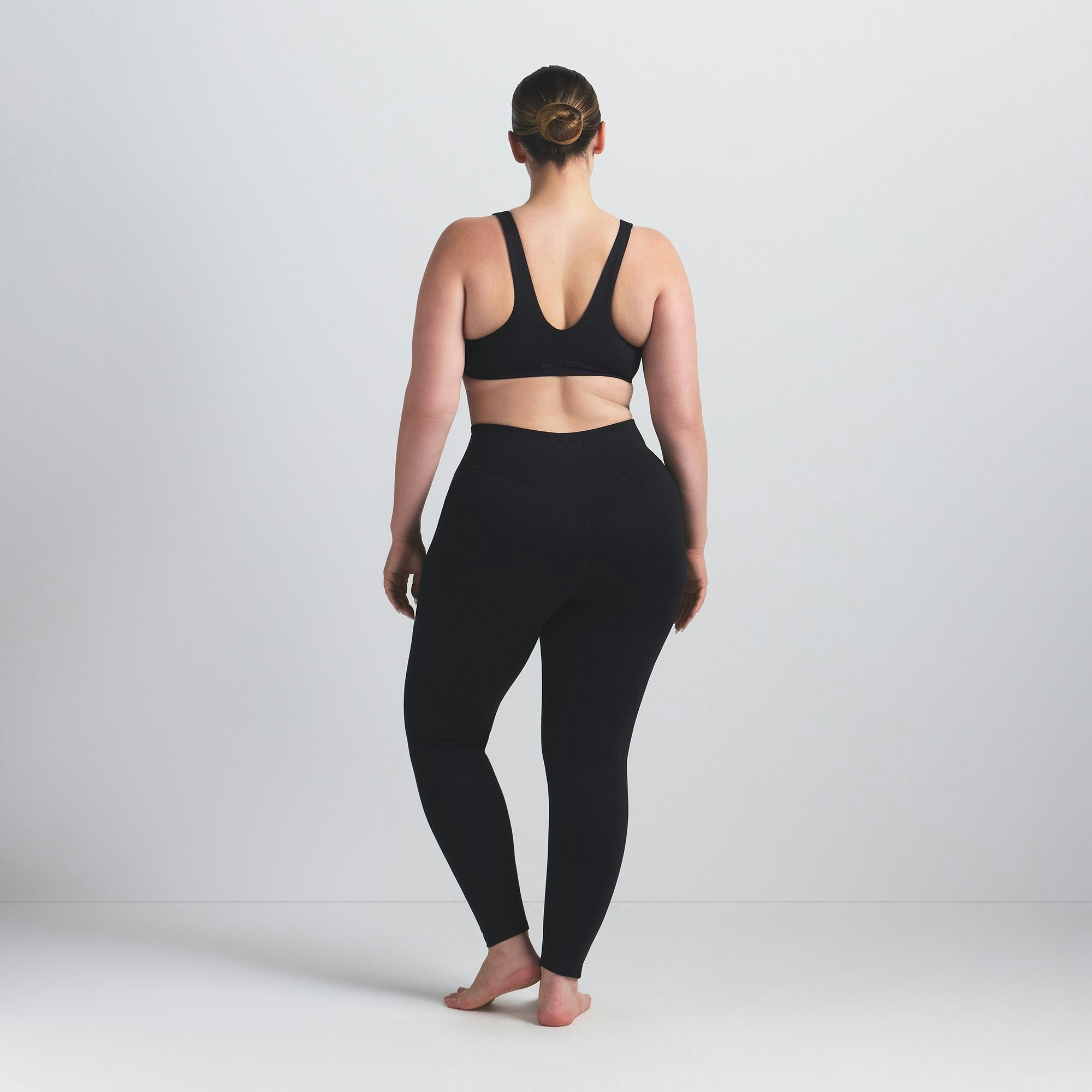 Skims Nikeskims Matte Knee Grip 26" Legging Obsidian