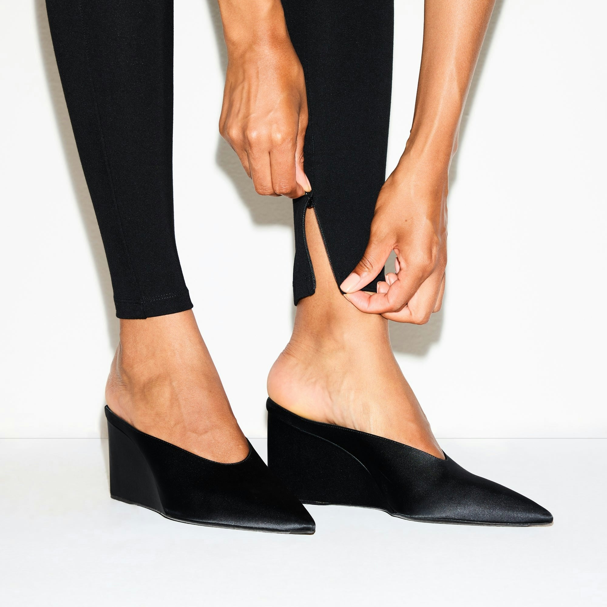 Skims The Essential Collection High-Waisted Legging Obsidian