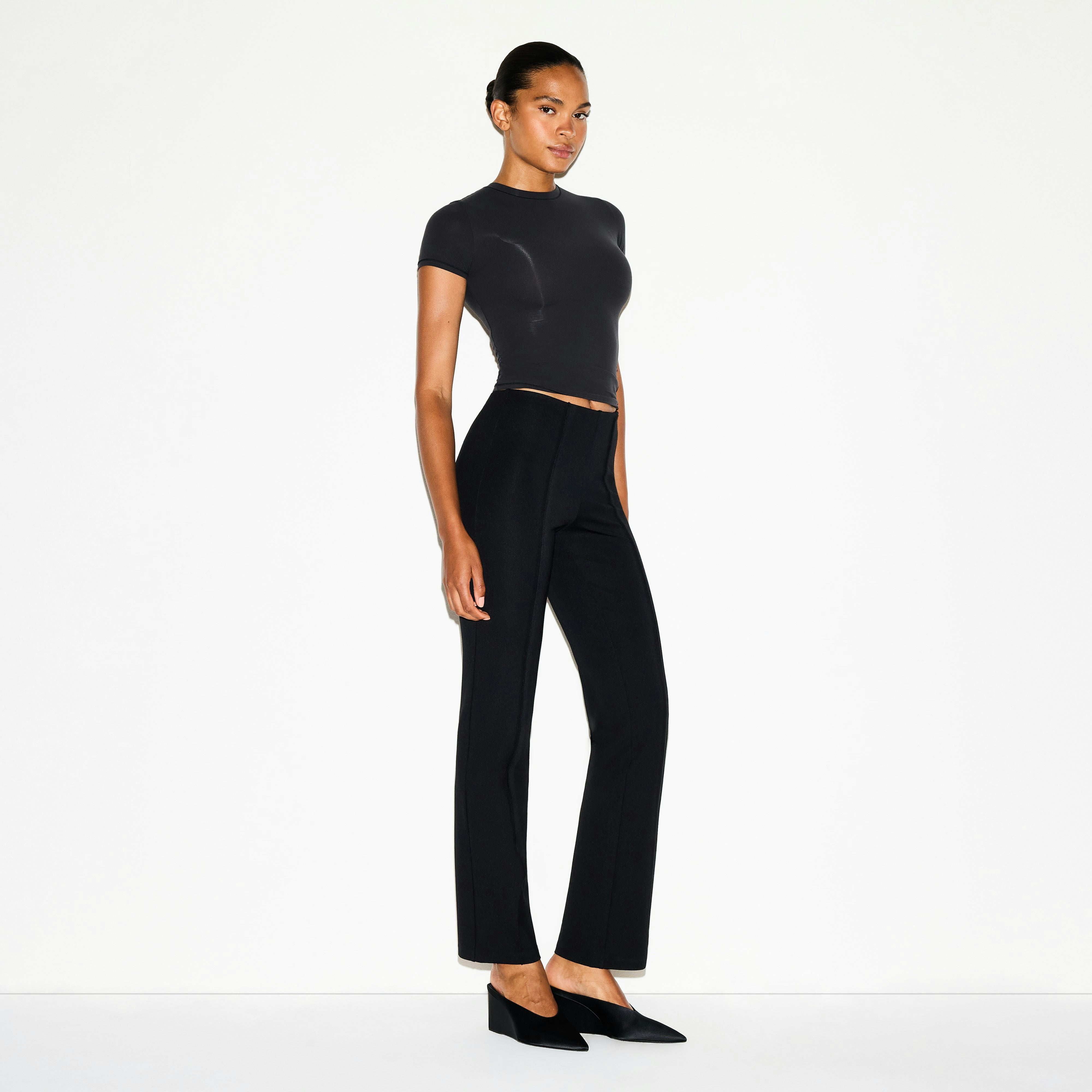 Skims The Essential Collection High-Waisted Pintuck Straight Leg Pant Obsidian