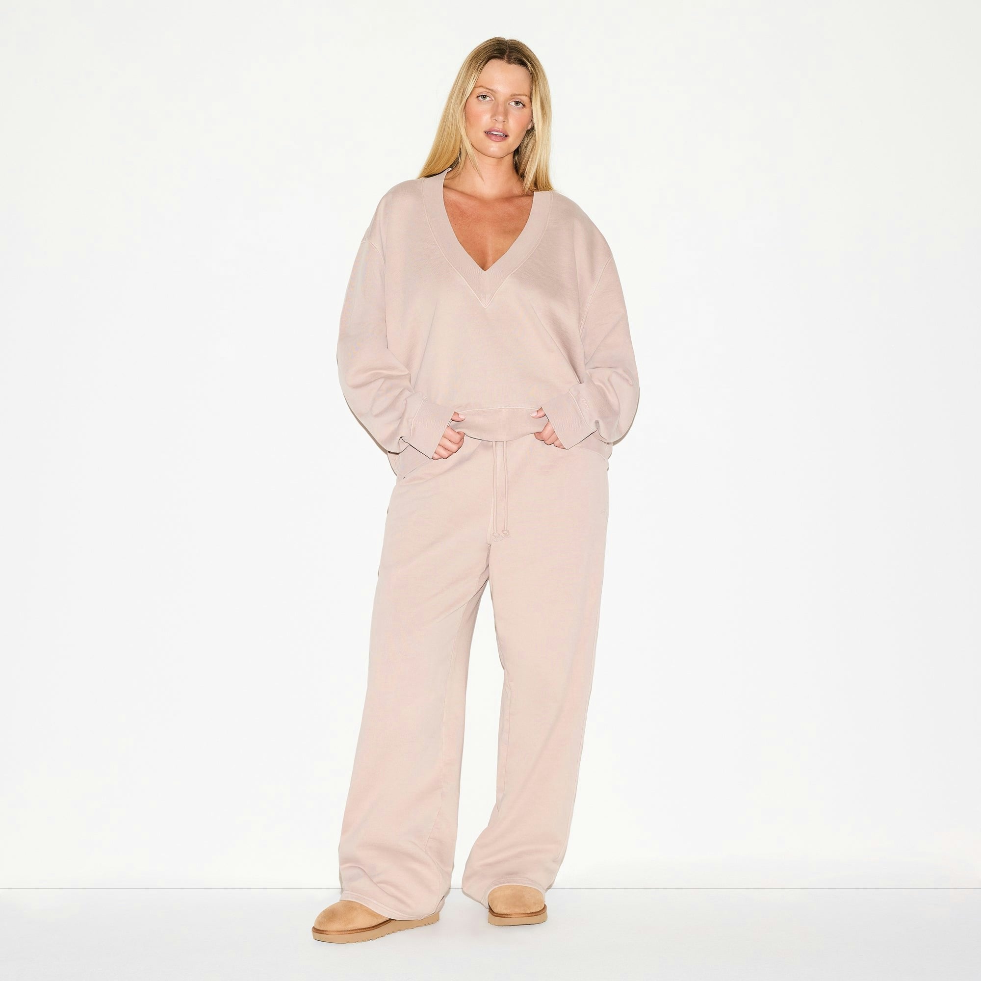 Skims Boyfriend Fleece Oversized Straight Leg Pant Light Fawn