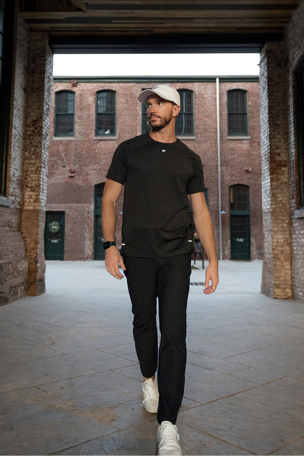 Fabletics The Don Trouser (Slim Fit)