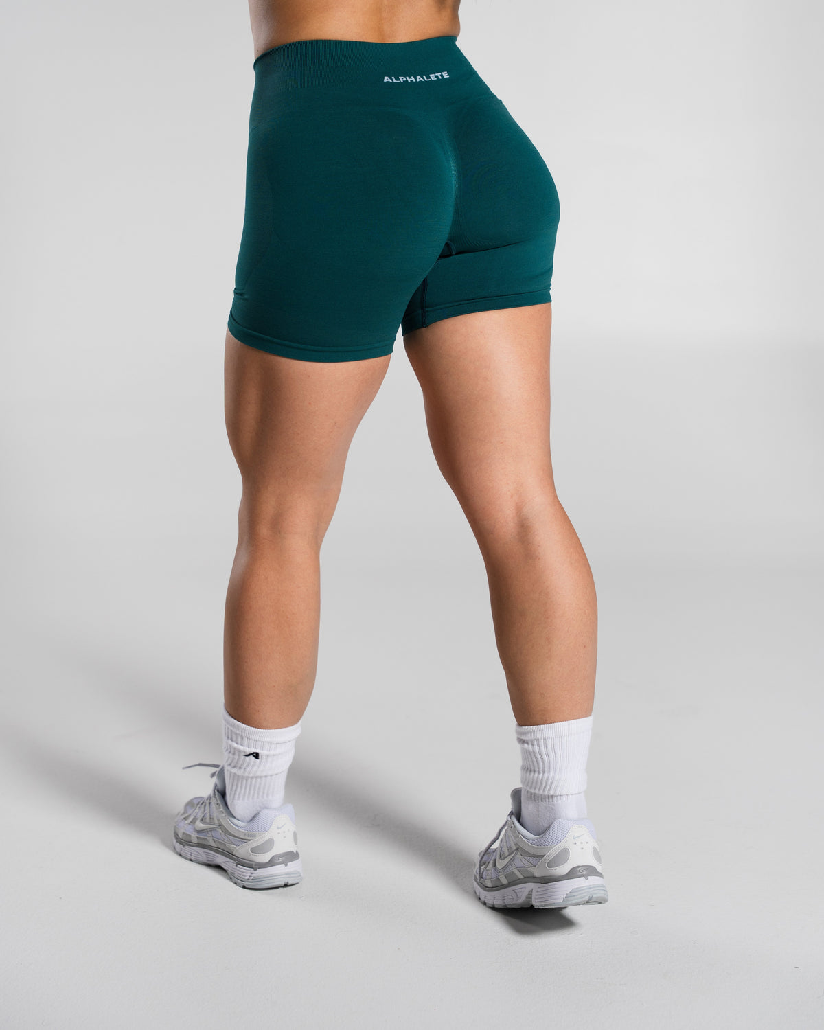 Alphalete Women's Pump High Rise Short