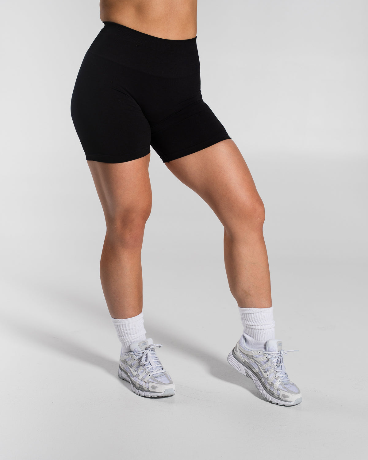 Alphalete Women's Pump High Rise Short